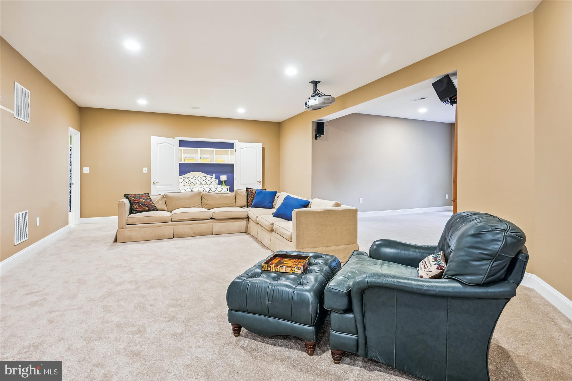 RIVER CREEK - Residential