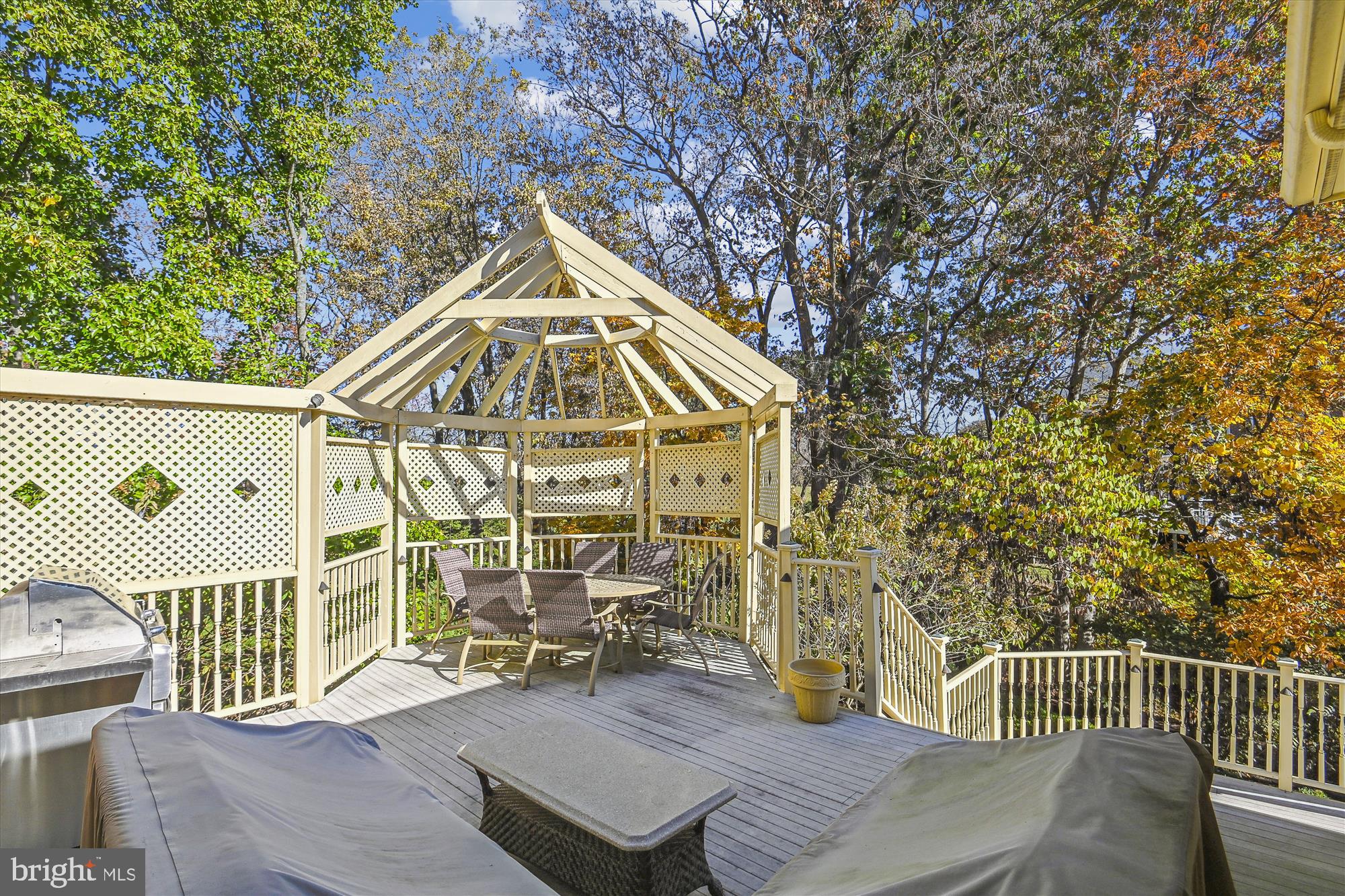 RIVER CREEK - Residential