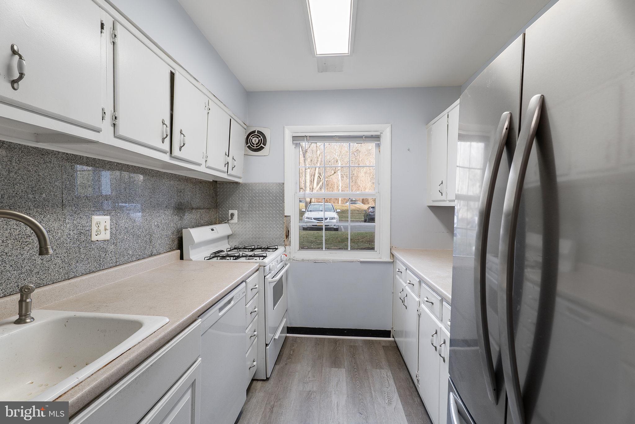 FOXCROFT COLONY CONDOS - Residential