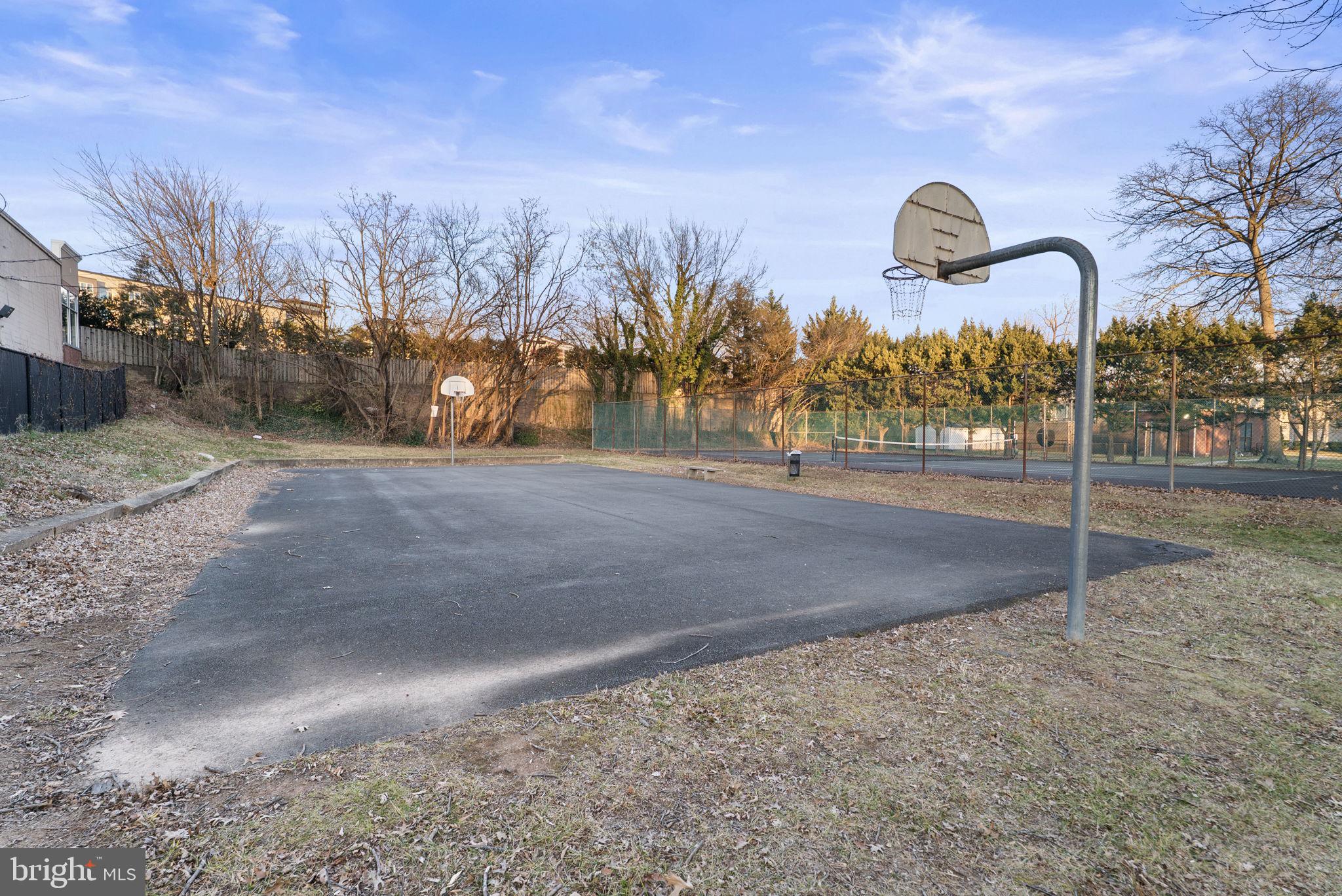 FOXCROFT COLONY CONDOS - Residential