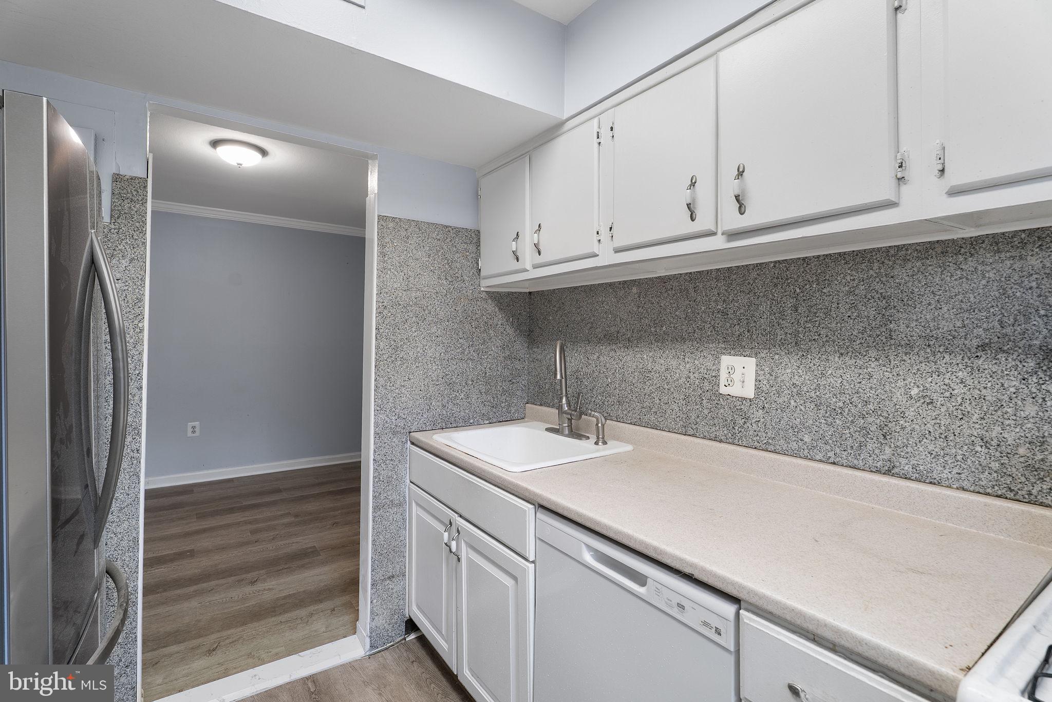 FOXCROFT COLONY CONDOS - Residential