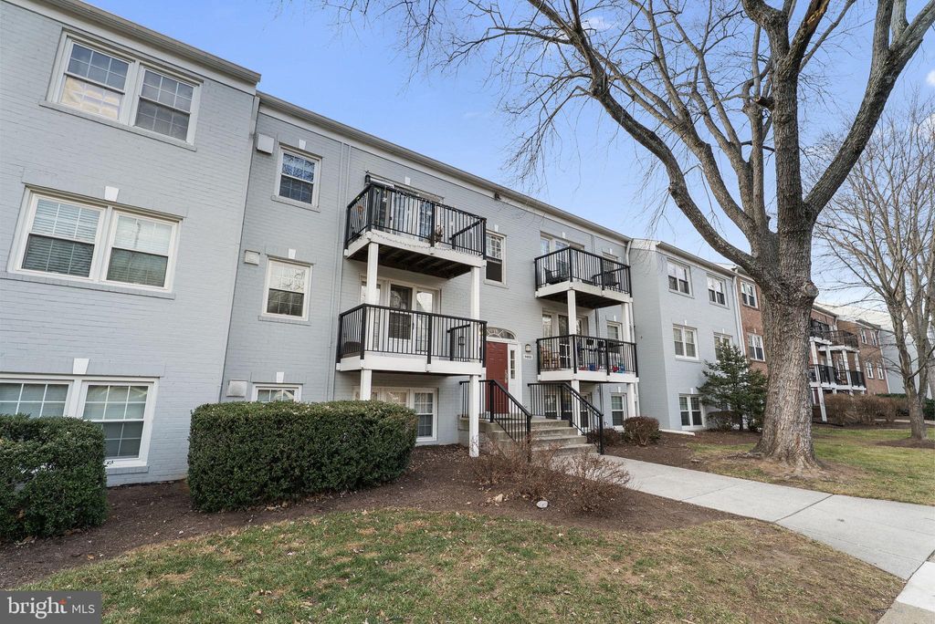 Photo of 9453 Fairfax Boulevard #104, FAIRFAX, VA 22031 (MLS # VAFC2007630)