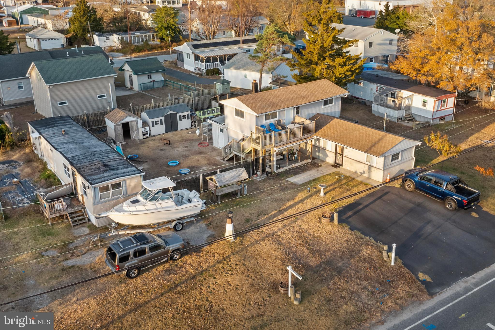 870 DOWNE AVE