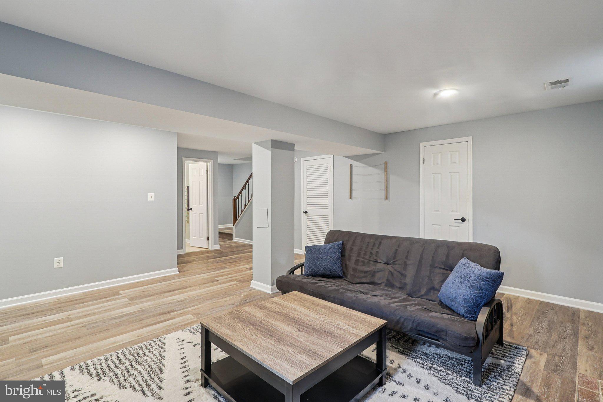 ADAMS WALK - Residential