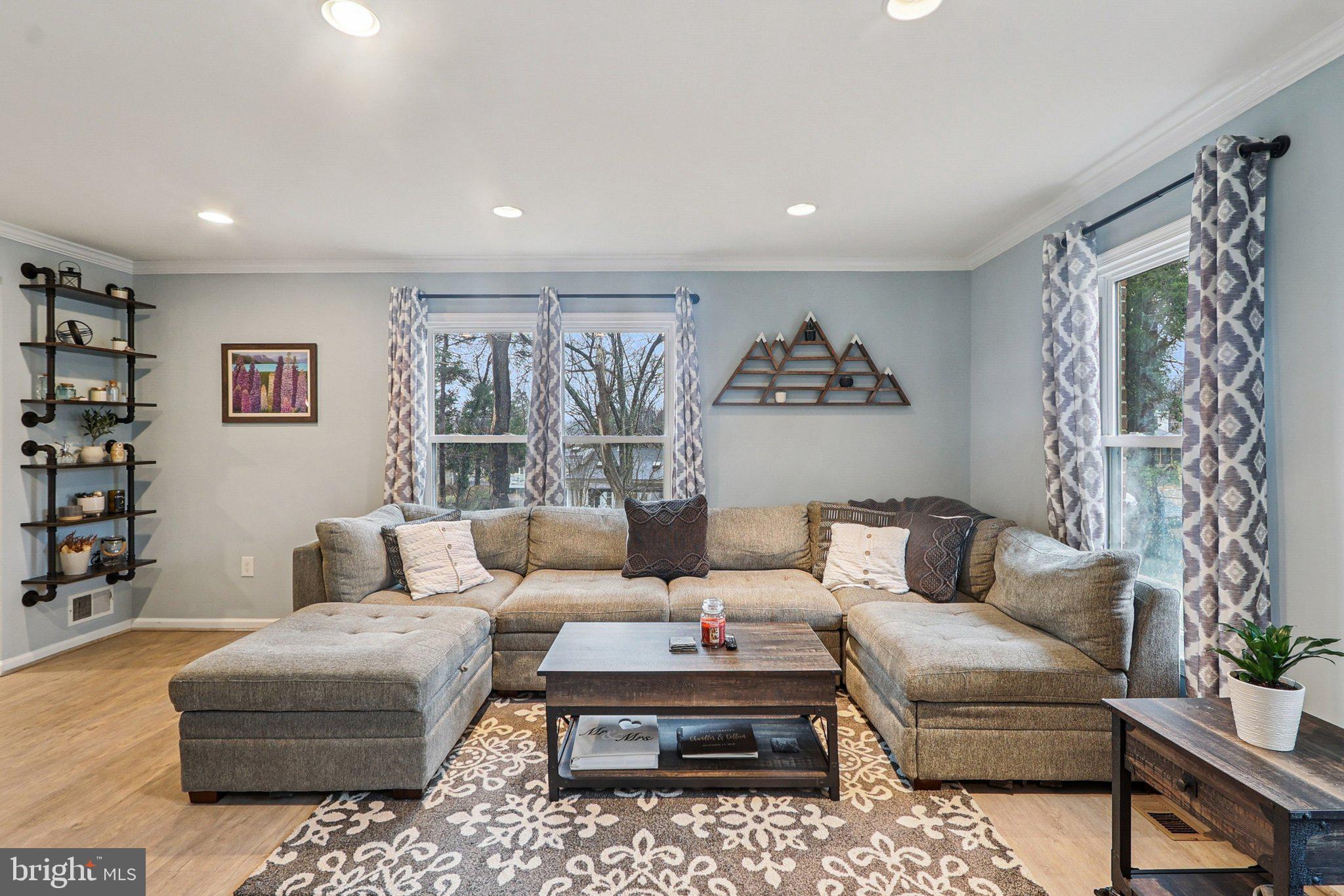 ADAMS WALK - Residential