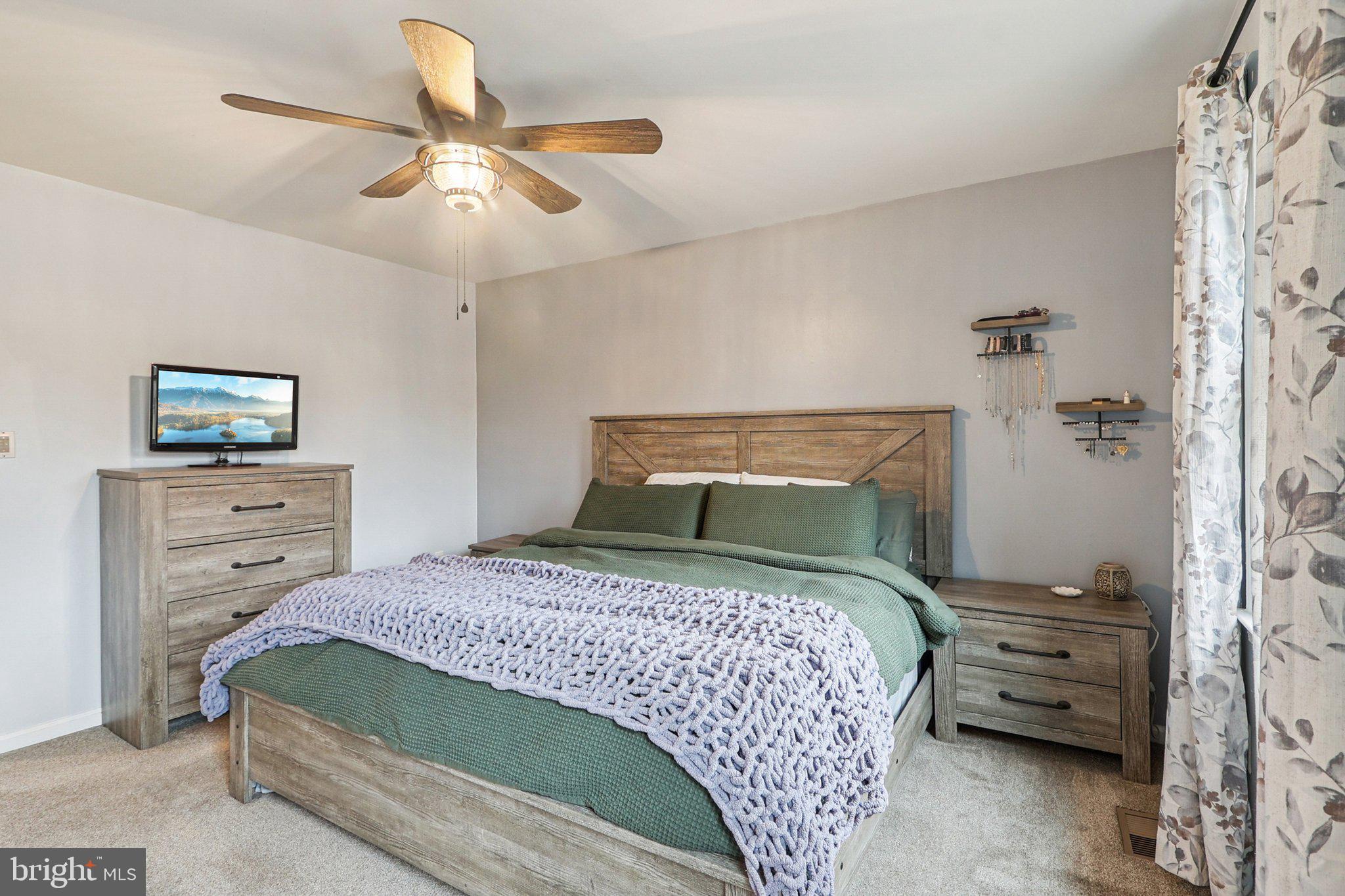 ADAMS WALK - Residential