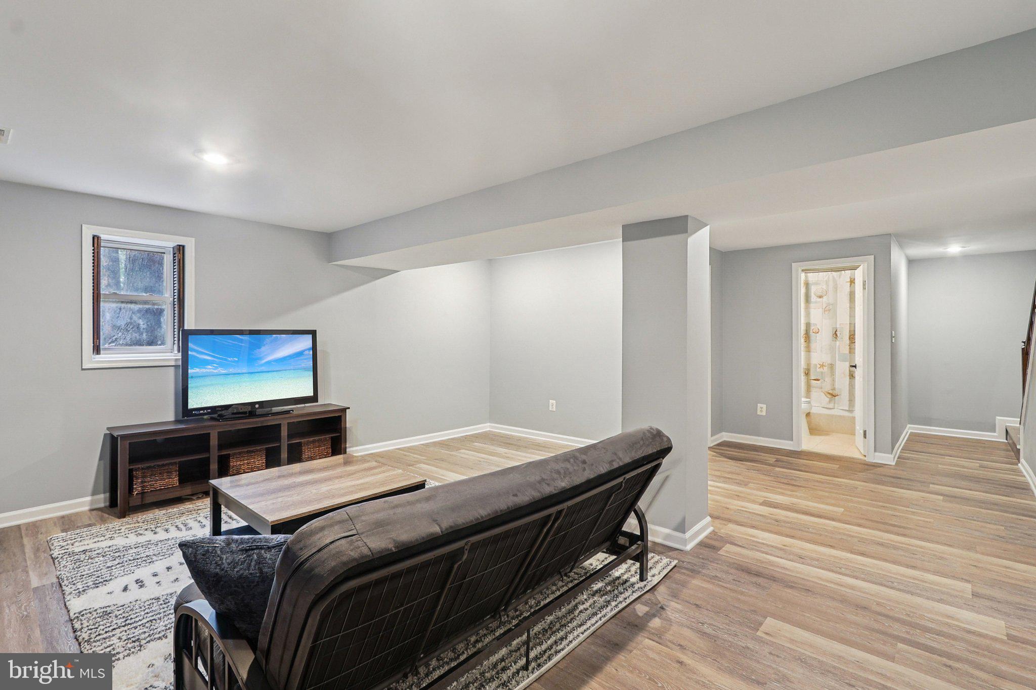 ADAMS WALK - Residential