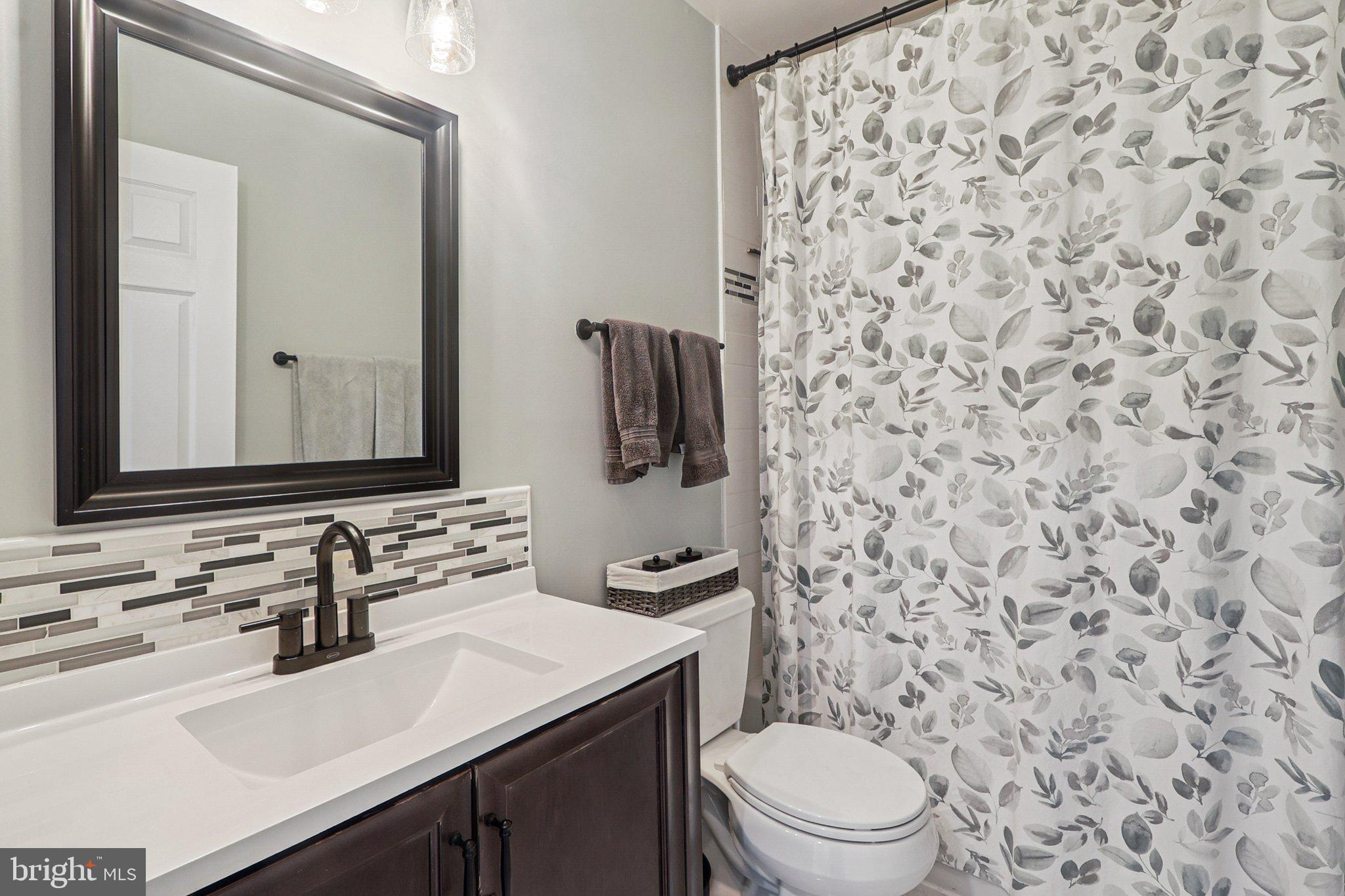 ADAMS WALK - Residential