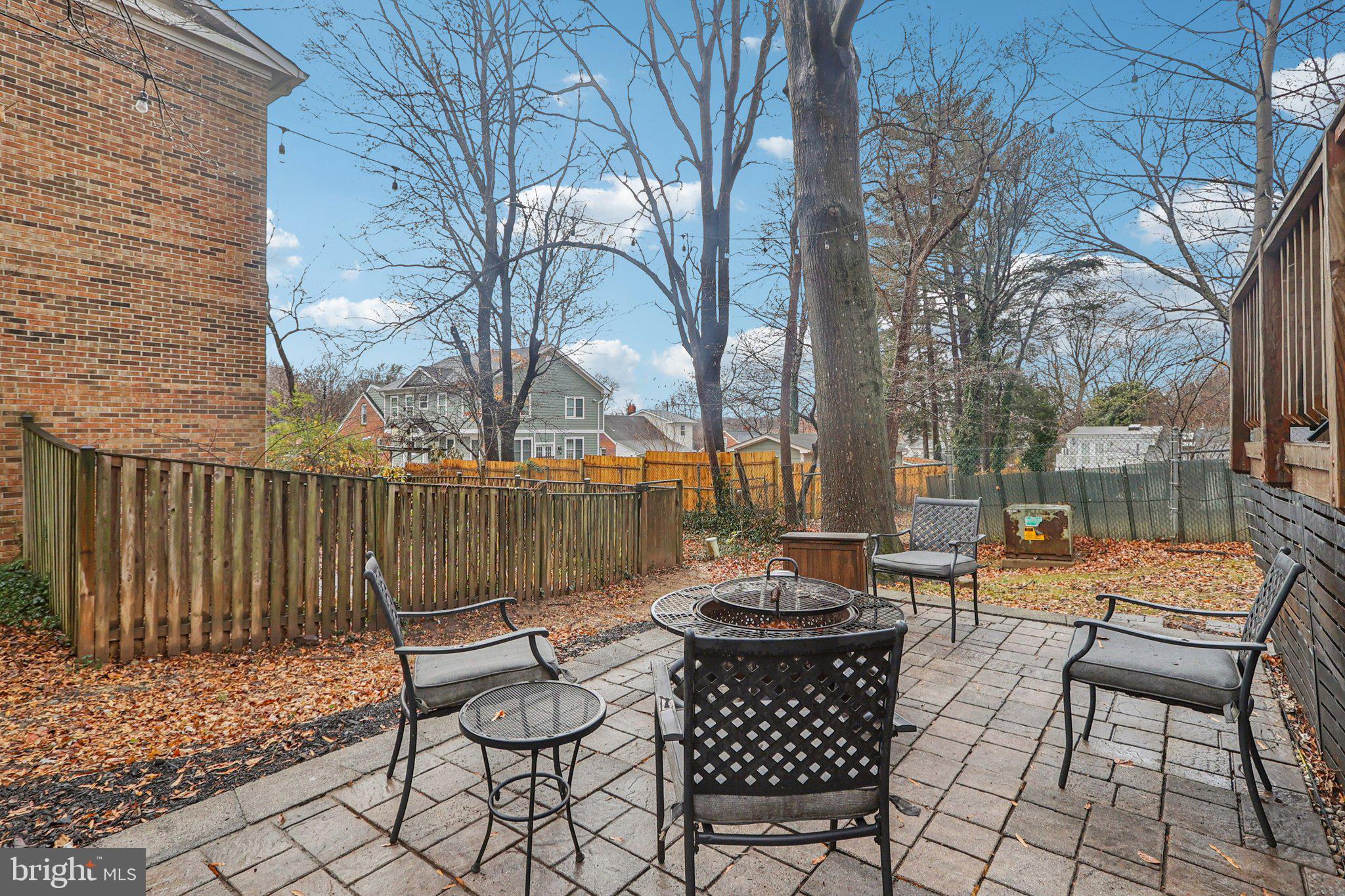 ADAMS WALK - Residential