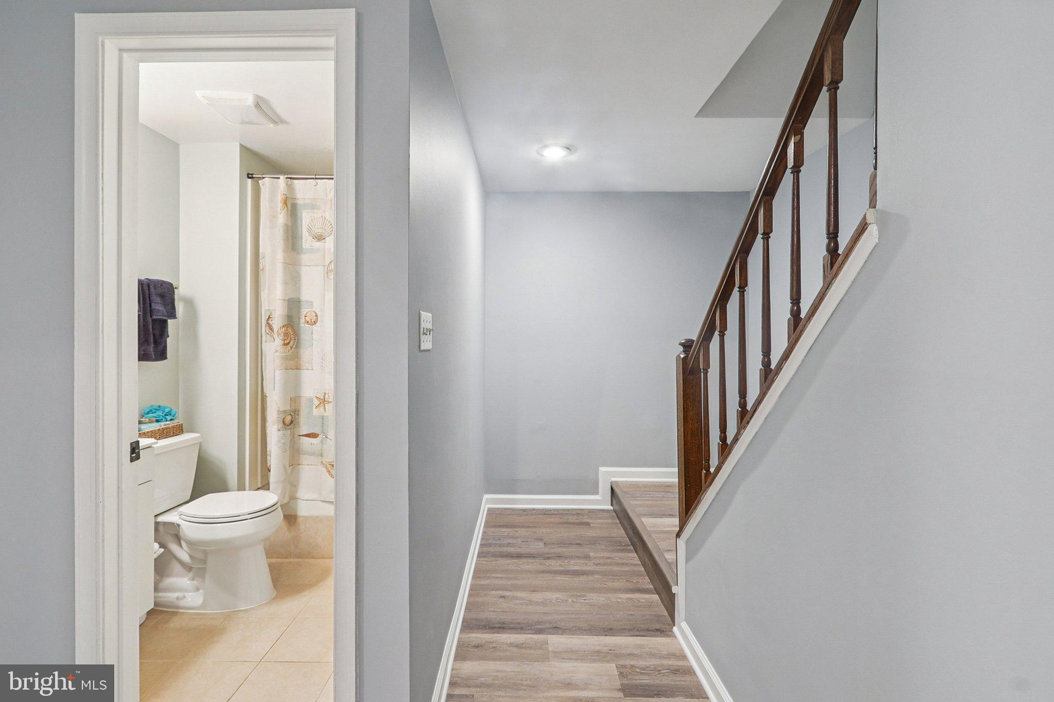 ADAMS WALK - Residential