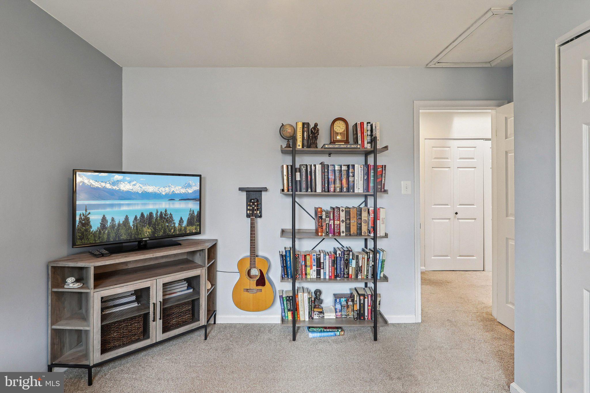 ADAMS WALK - Residential