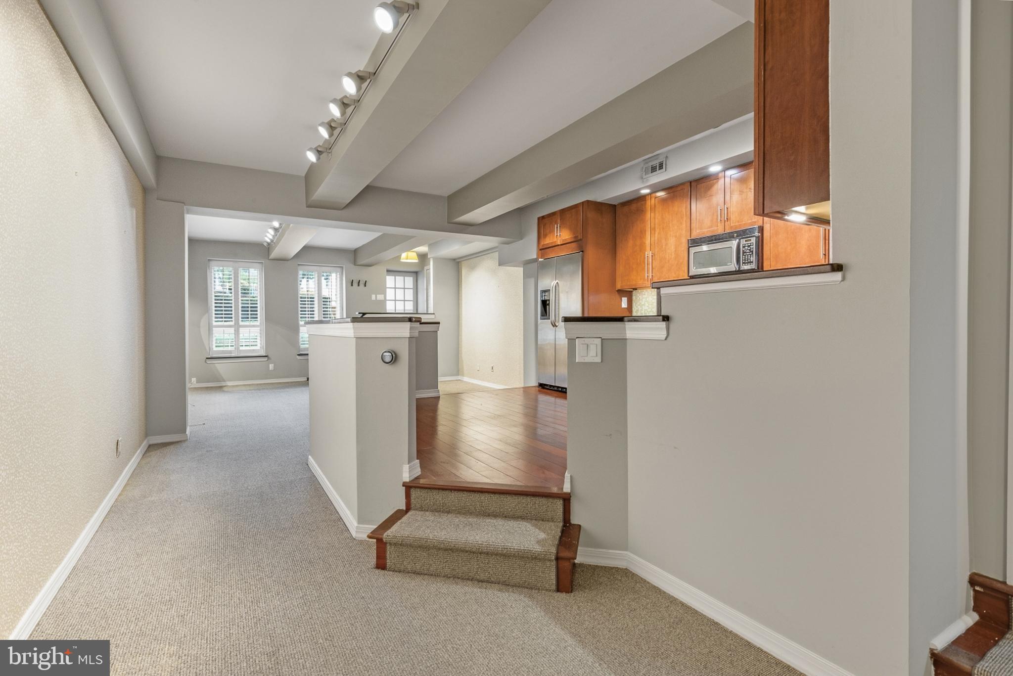 ART MUSEUM AREA - Residential Lease