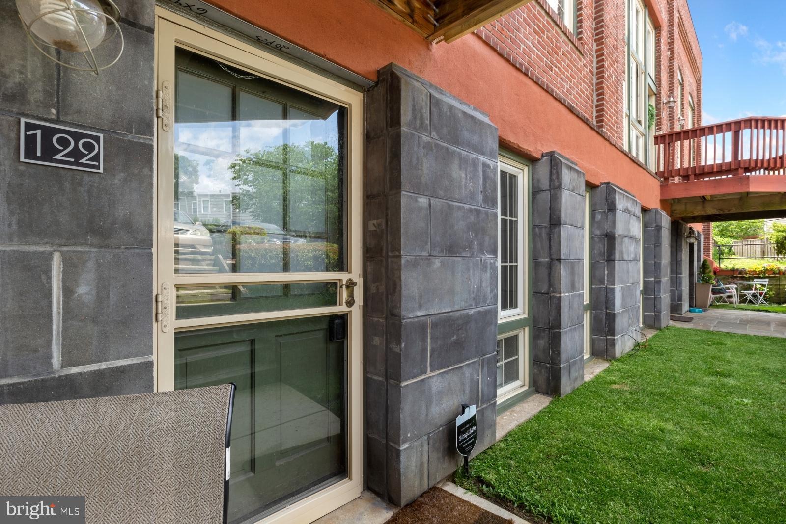 ART MUSEUM AREA - Residential Lease