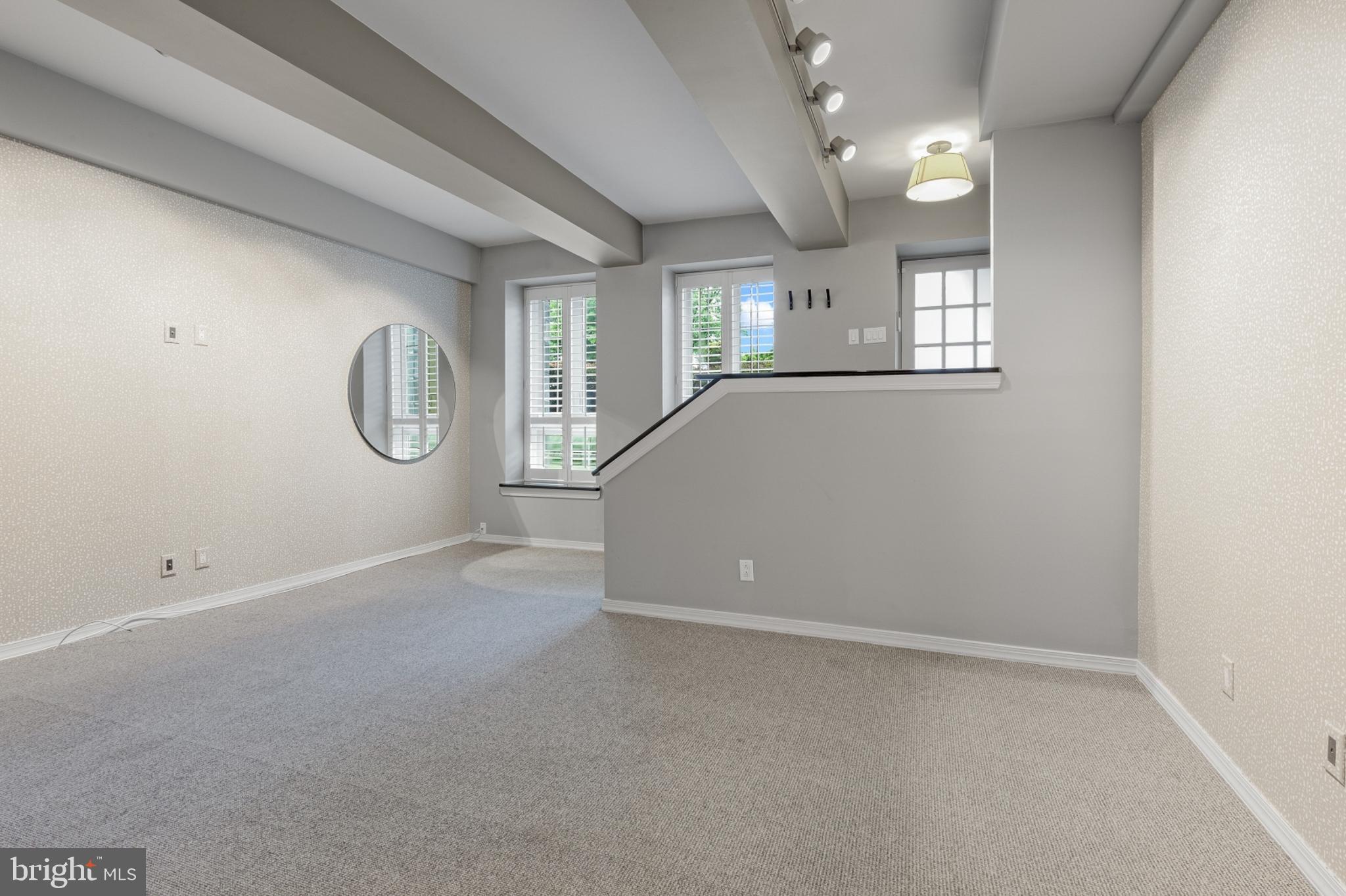 ART MUSEUM AREA - Residential Lease