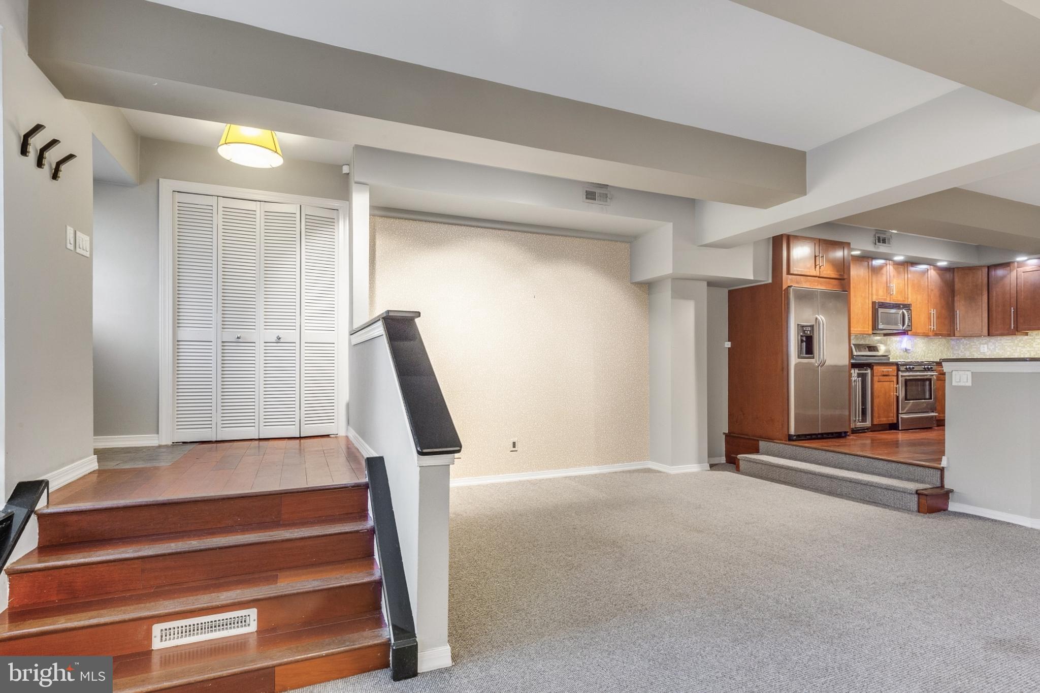 ART MUSEUM AREA - Residential Lease