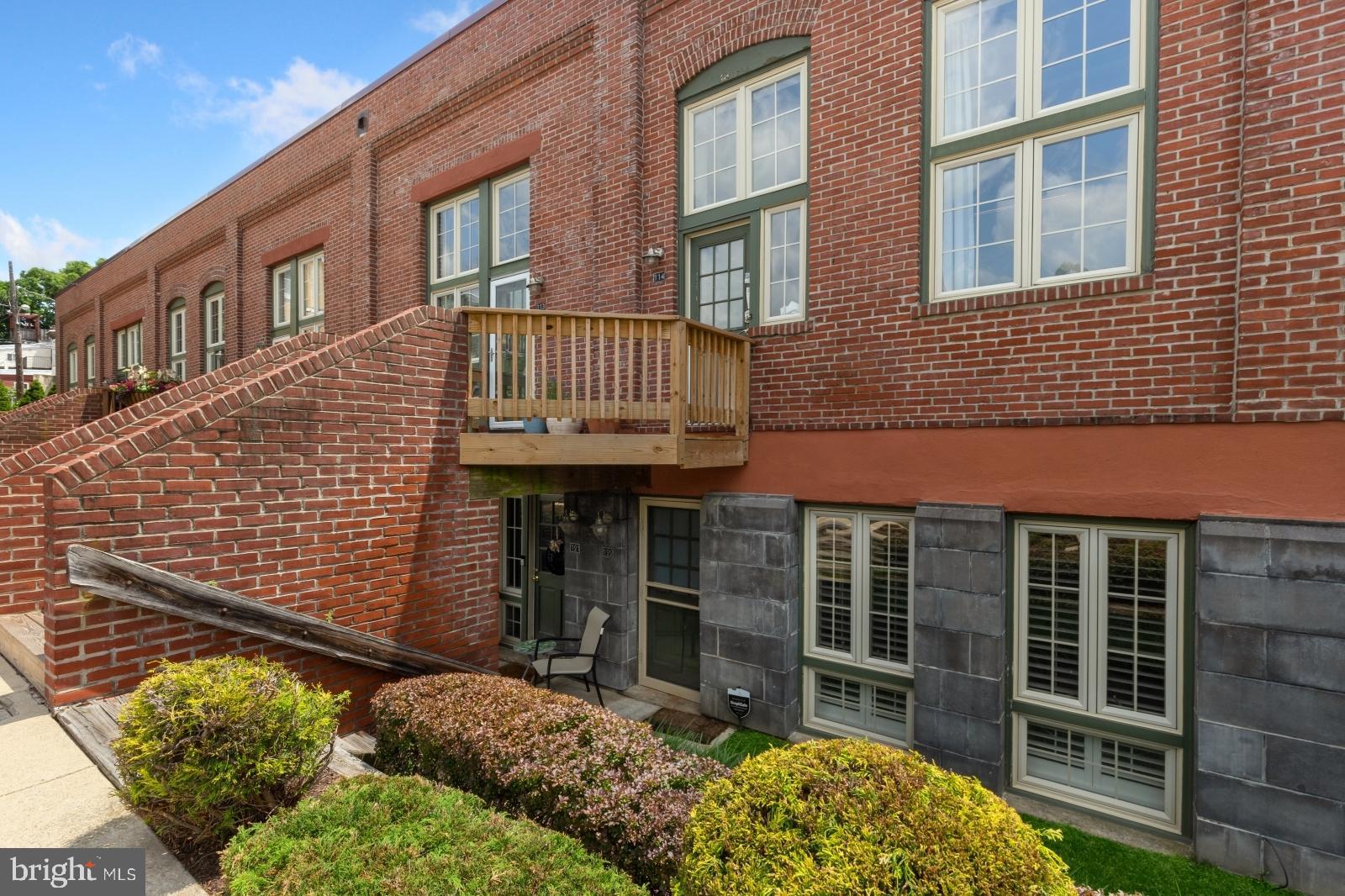 ART MUSEUM AREA - Residential Lease