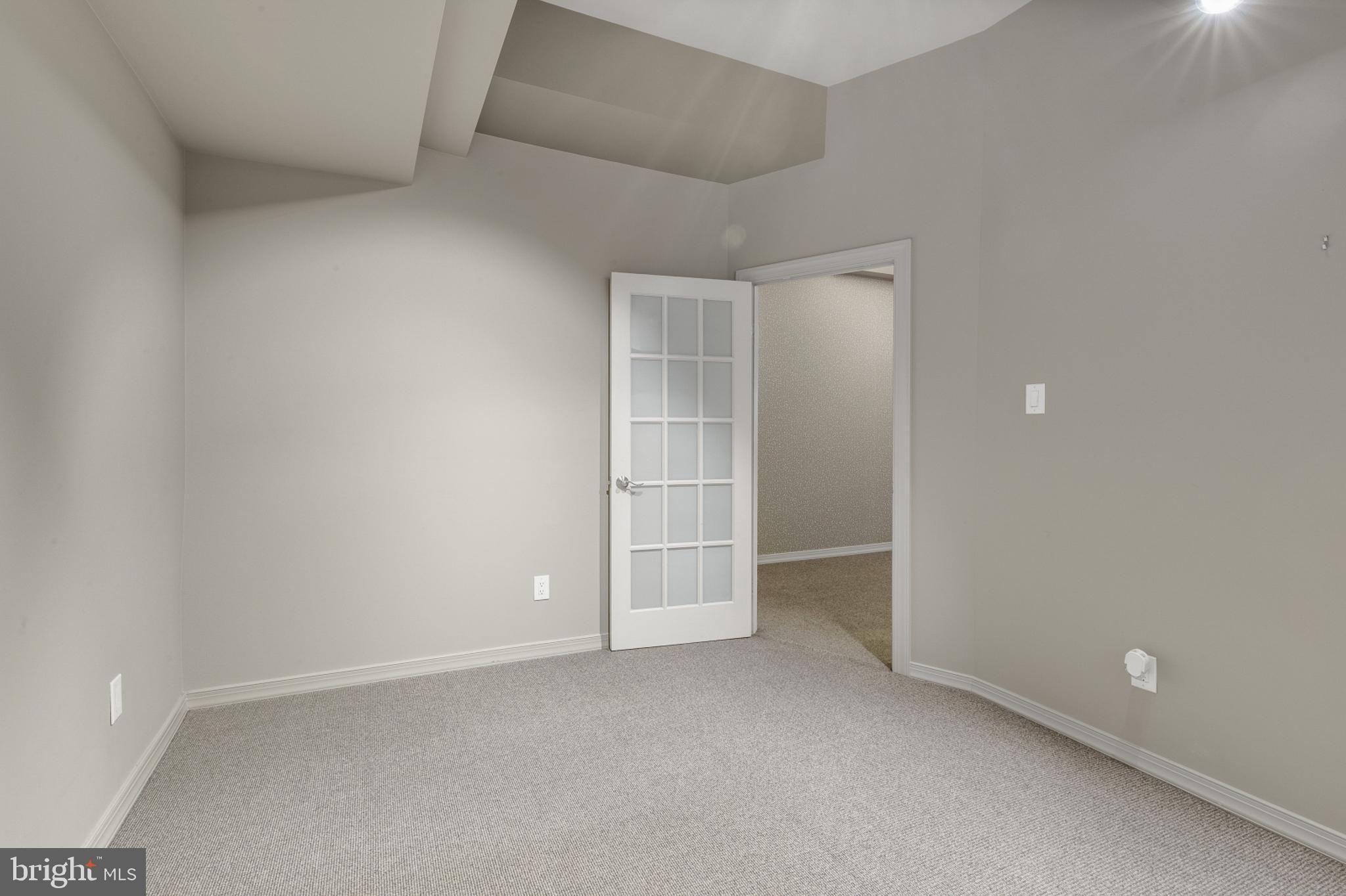 ART MUSEUM AREA - Residential Lease