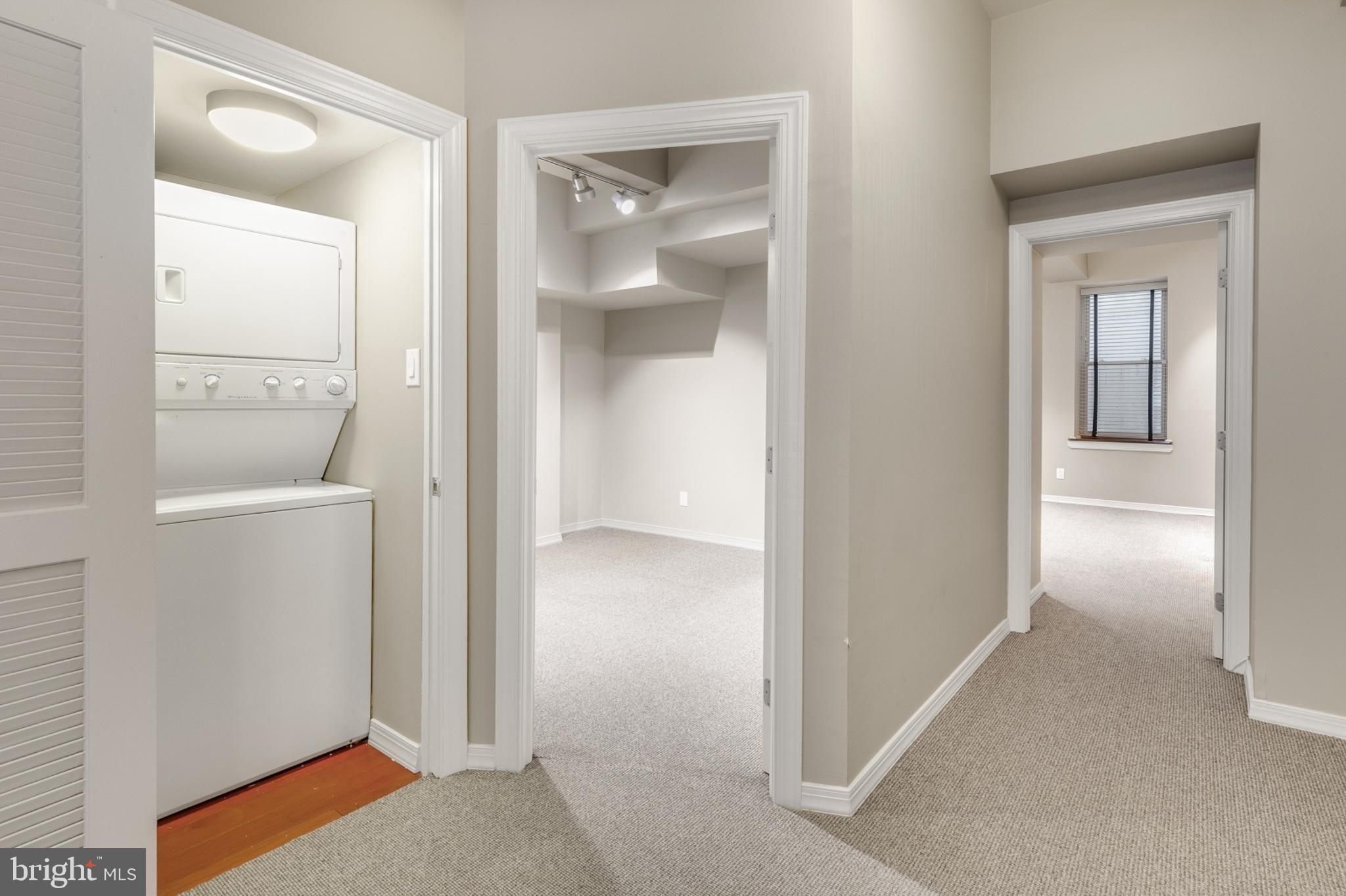 ART MUSEUM AREA - Residential Lease