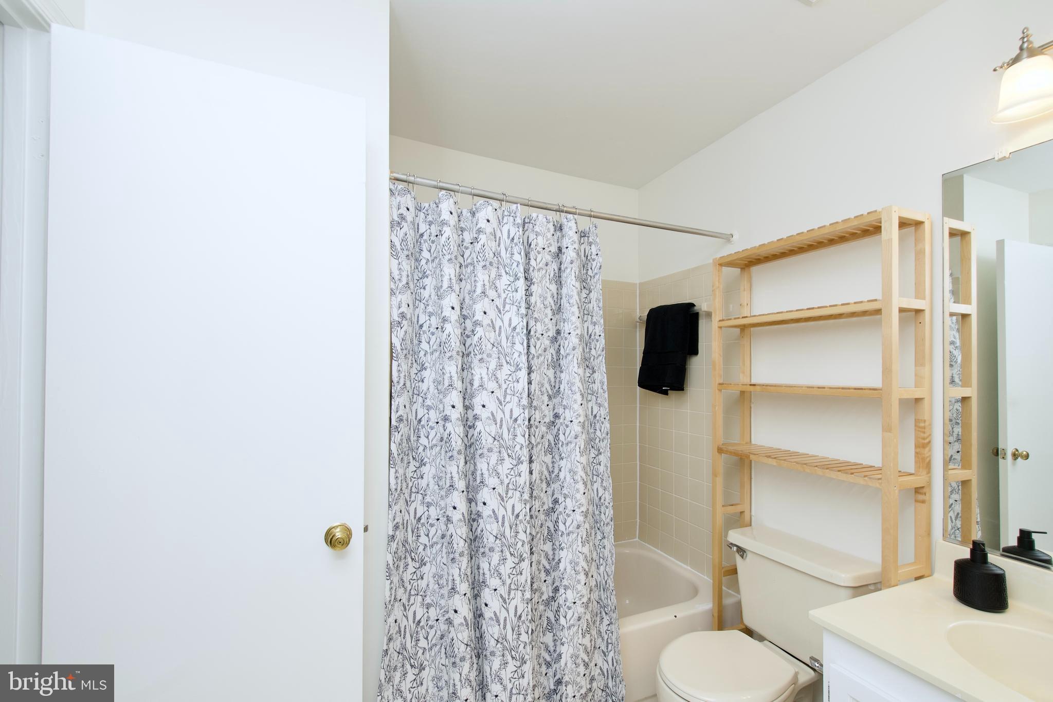 WOODGATE VILLAGE - Residential