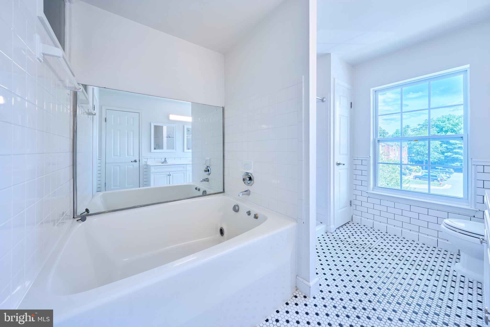 MIRROR RIDGE - Residential Lease