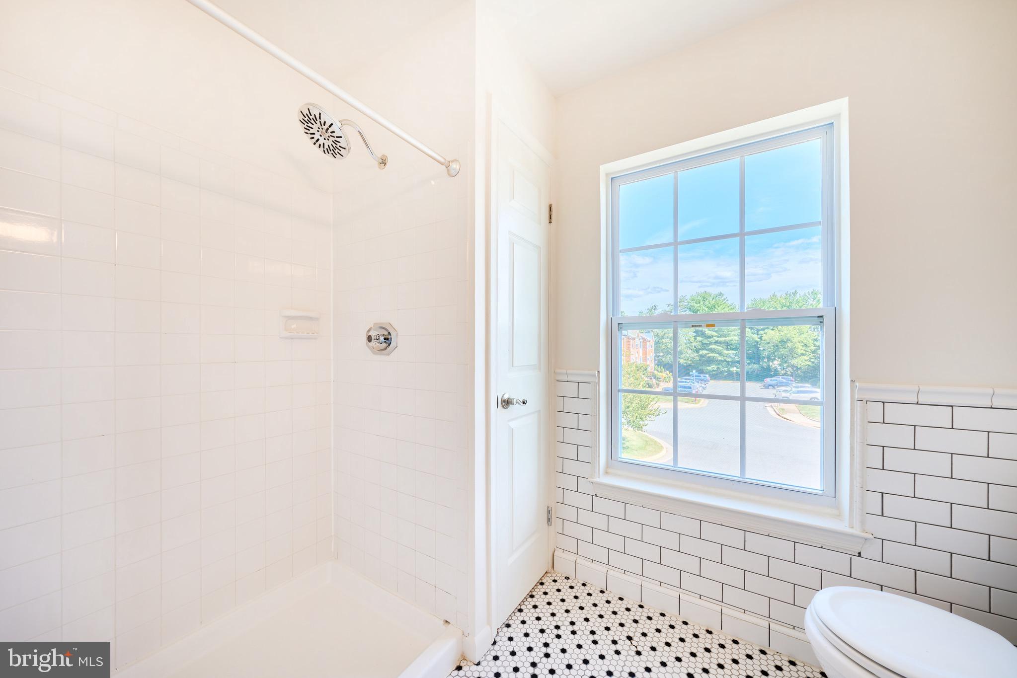 MIRROR RIDGE - Residential Lease