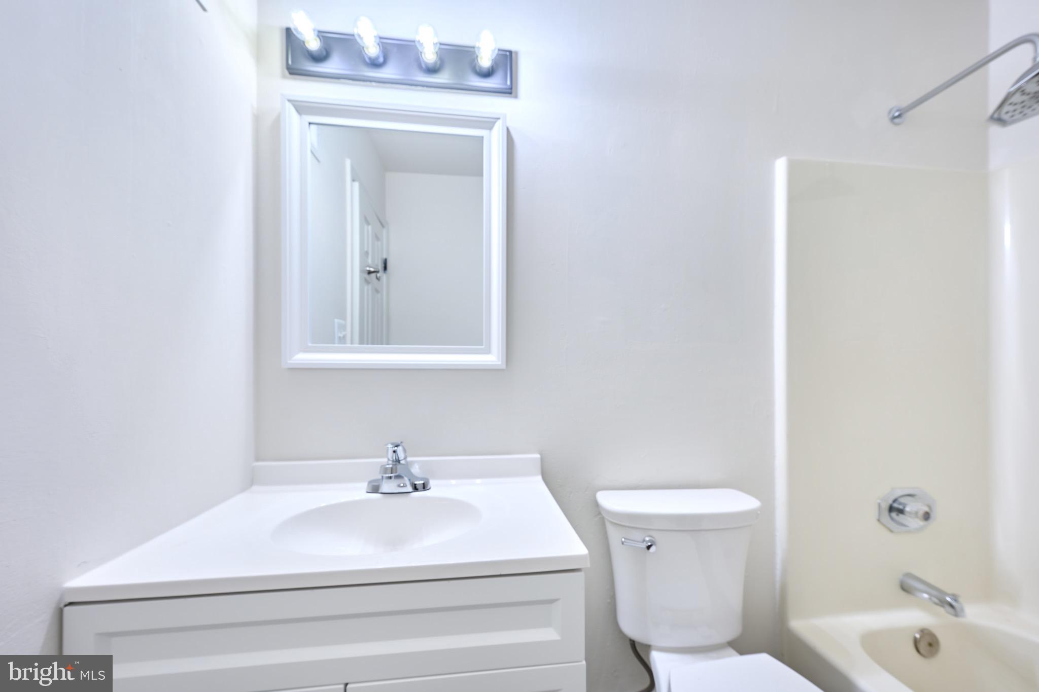 MIRROR RIDGE - Residential Lease