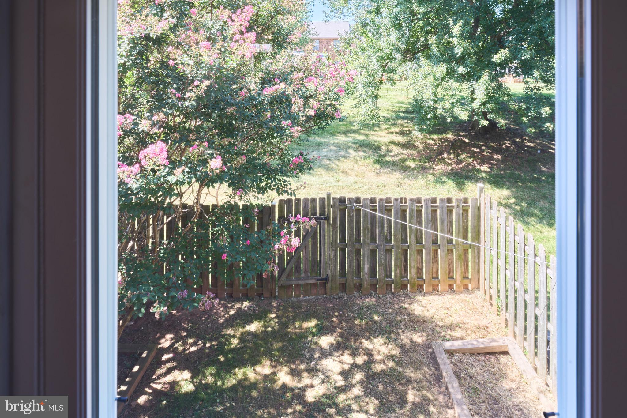 MIRROR RIDGE - Residential Lease