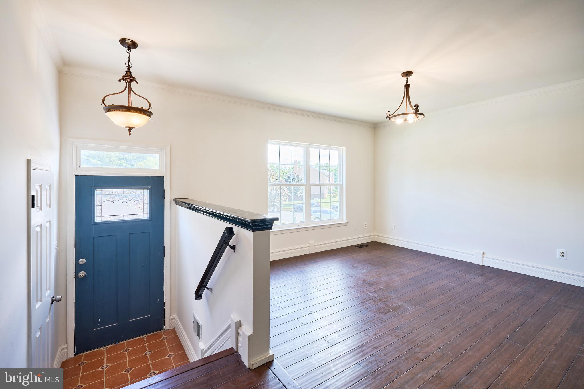 MIRROR RIDGE - Residential Lease