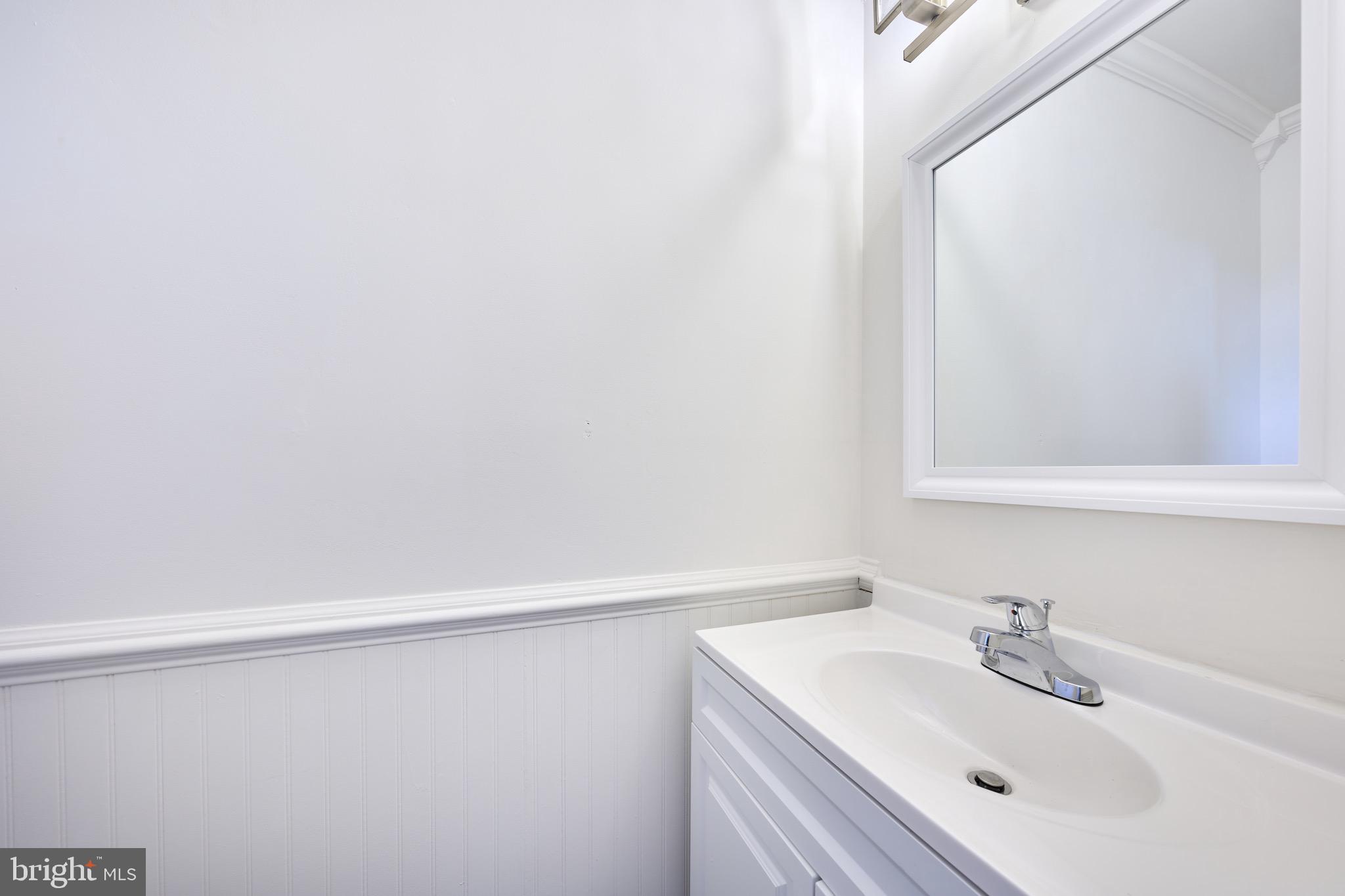 MIRROR RIDGE - Residential Lease