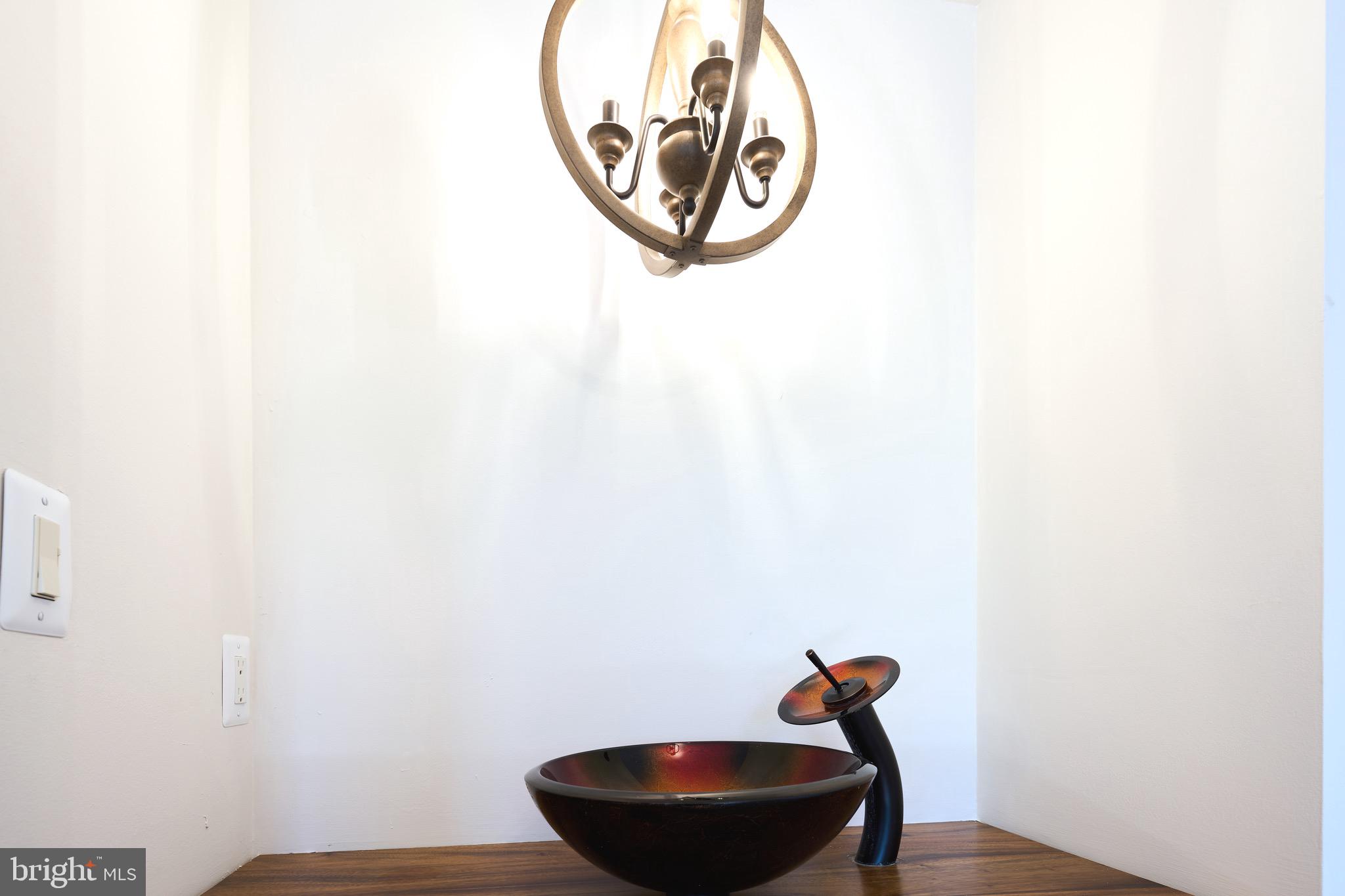 MIRROR RIDGE - Residential Lease