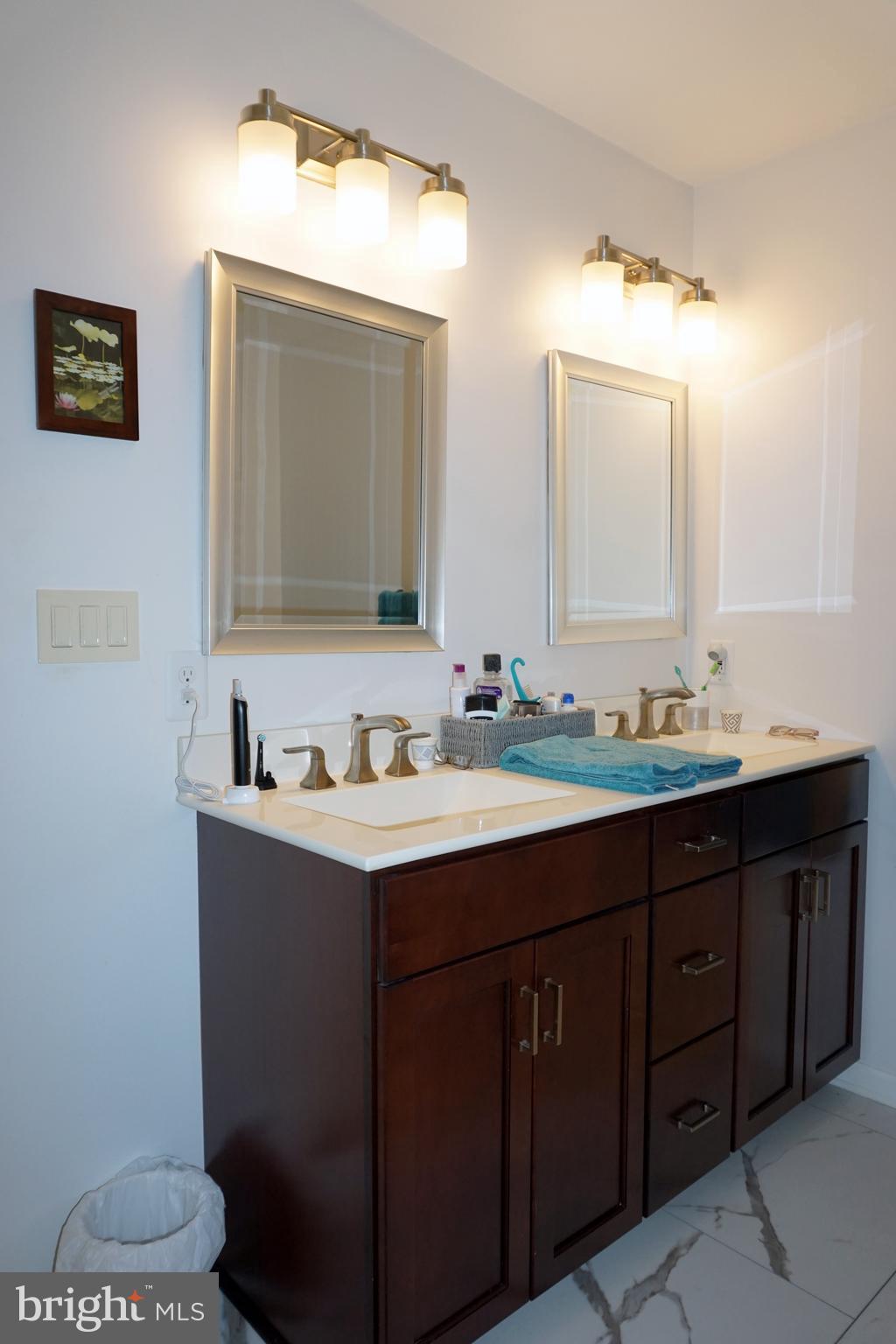 ROLLING MEADOWS - Residential