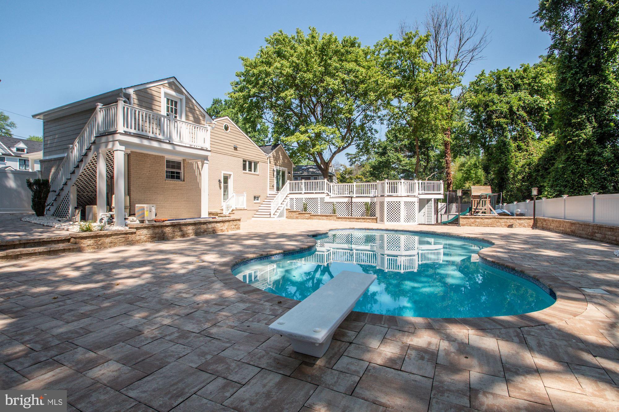 LOCUST HILL ESTATES - Residential Lease