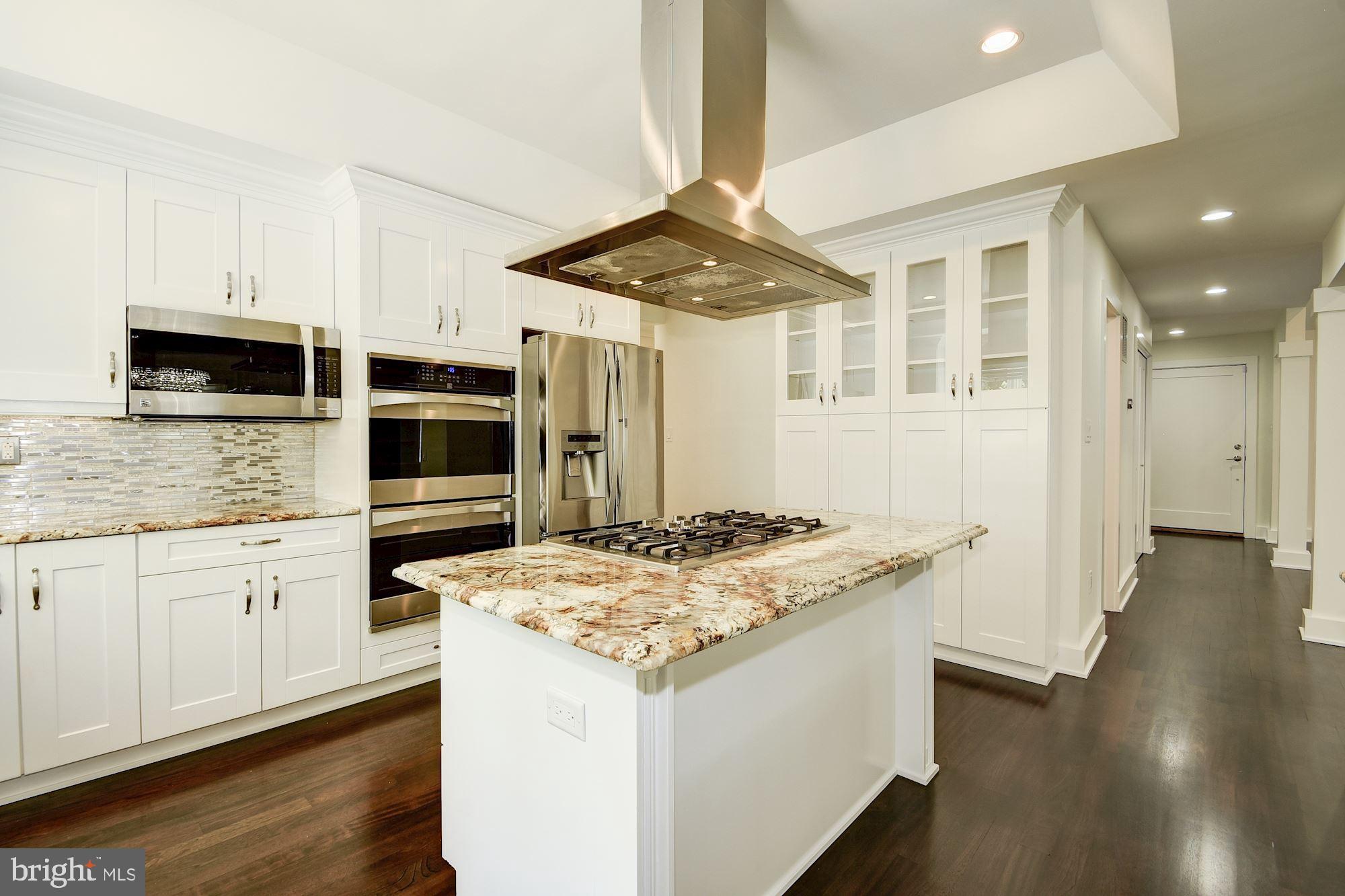 LOCUST HILL ESTATES - Residential Lease