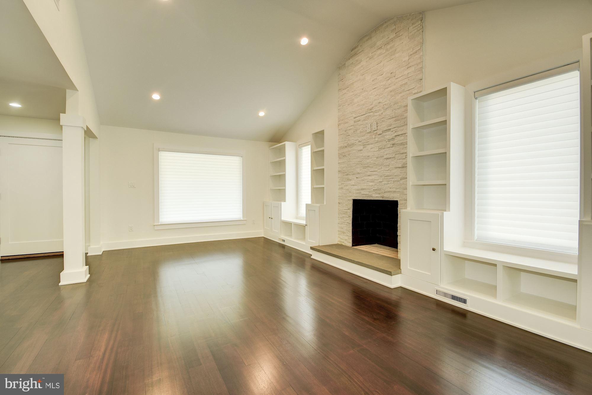 LOCUST HILL ESTATES - Residential Lease