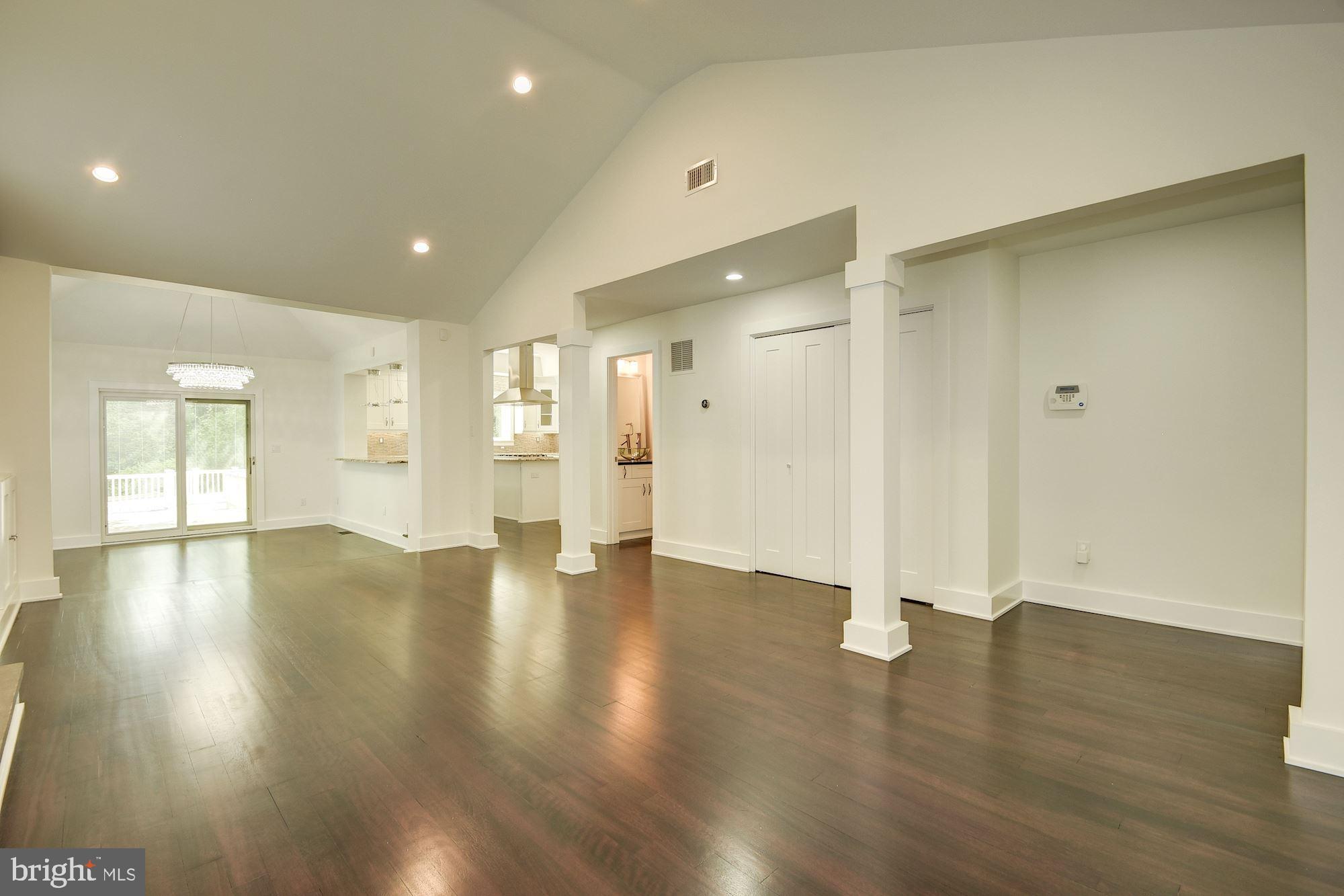 LOCUST HILL ESTATES - Residential Lease