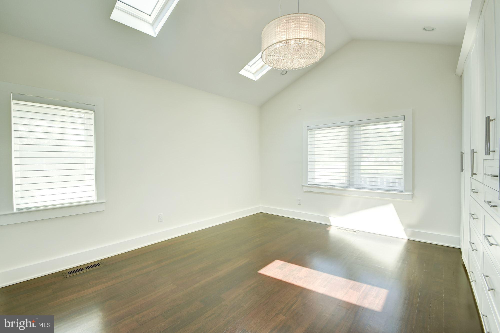 LOCUST HILL ESTATES - Residential Lease