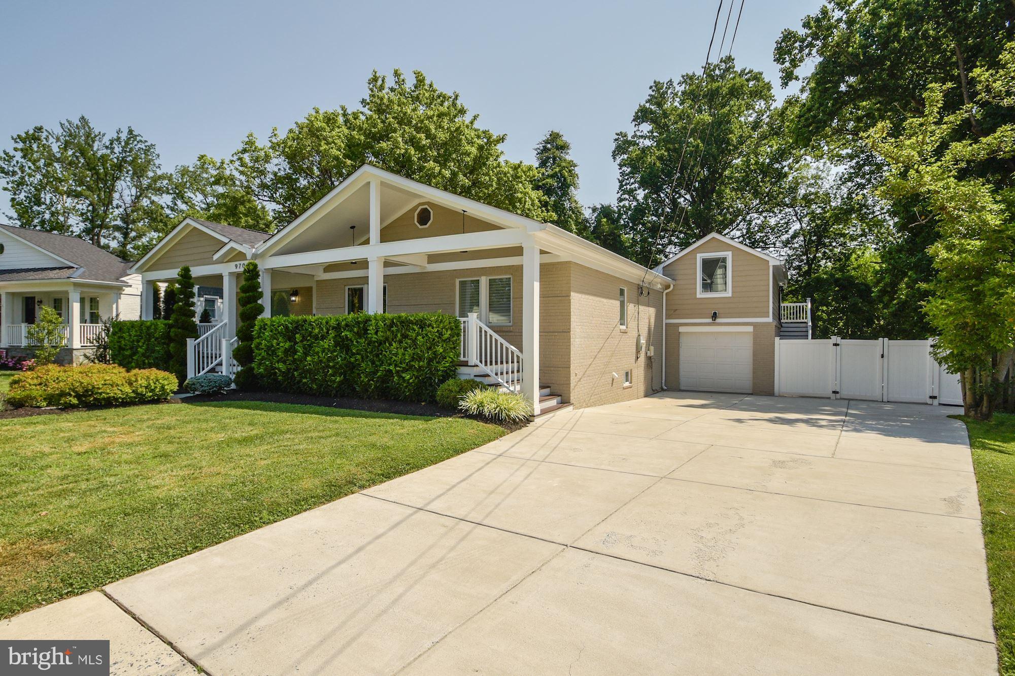 LOCUST HILL ESTATES - Residential Lease