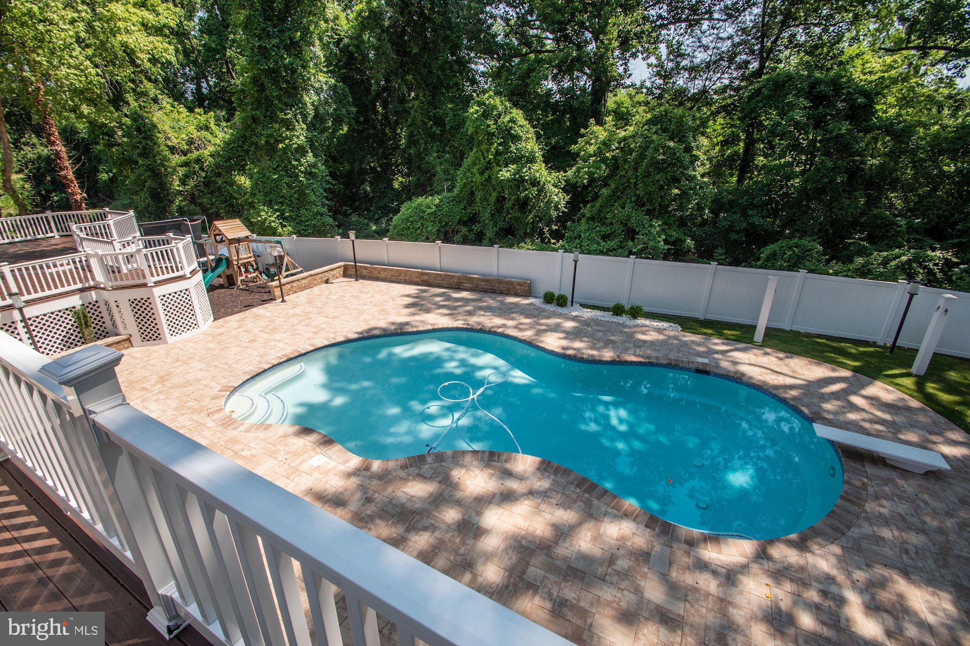 LOCUST HILL ESTATES - Residential Lease