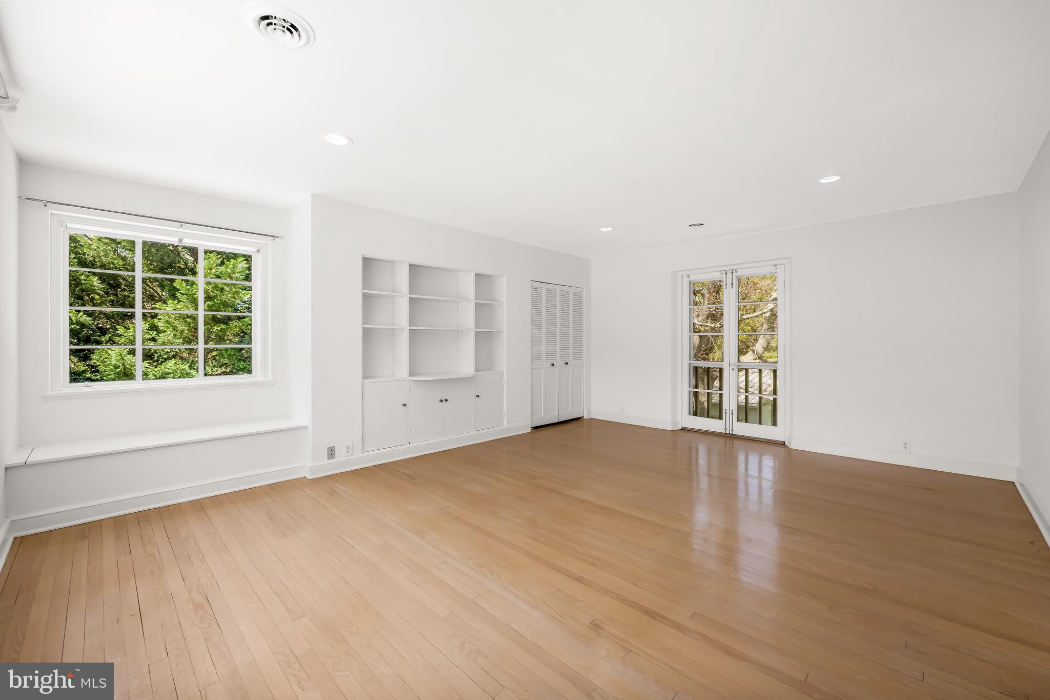 WOODBROOK - Residential