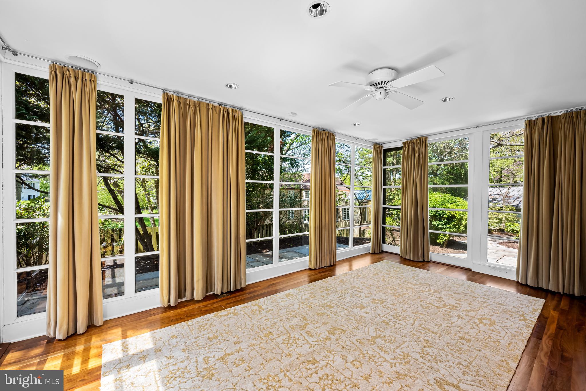 WOODBROOK - Residential