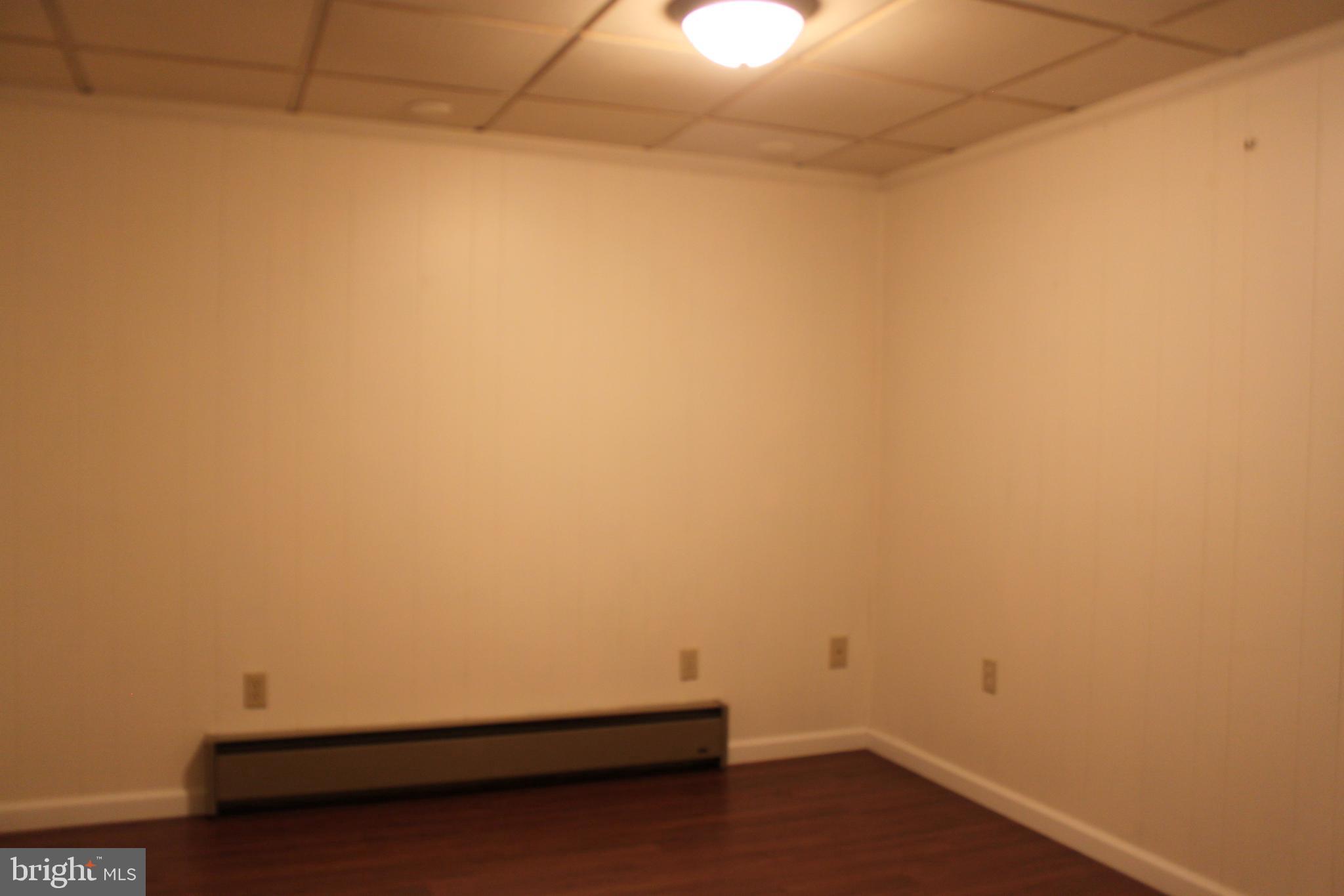 FOUR SEASONS - Residential Lease