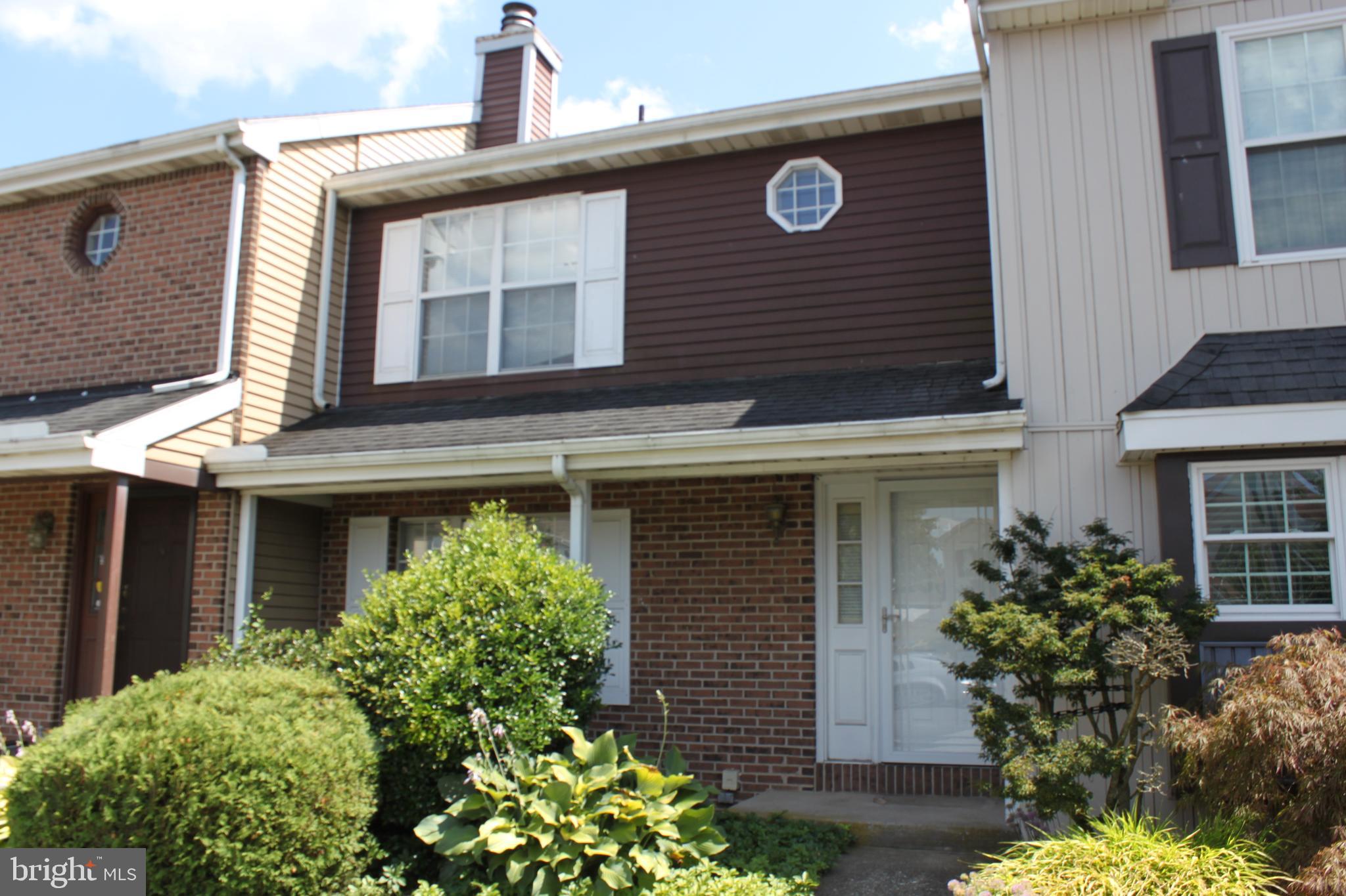 FOUR SEASONS - Residential Lease