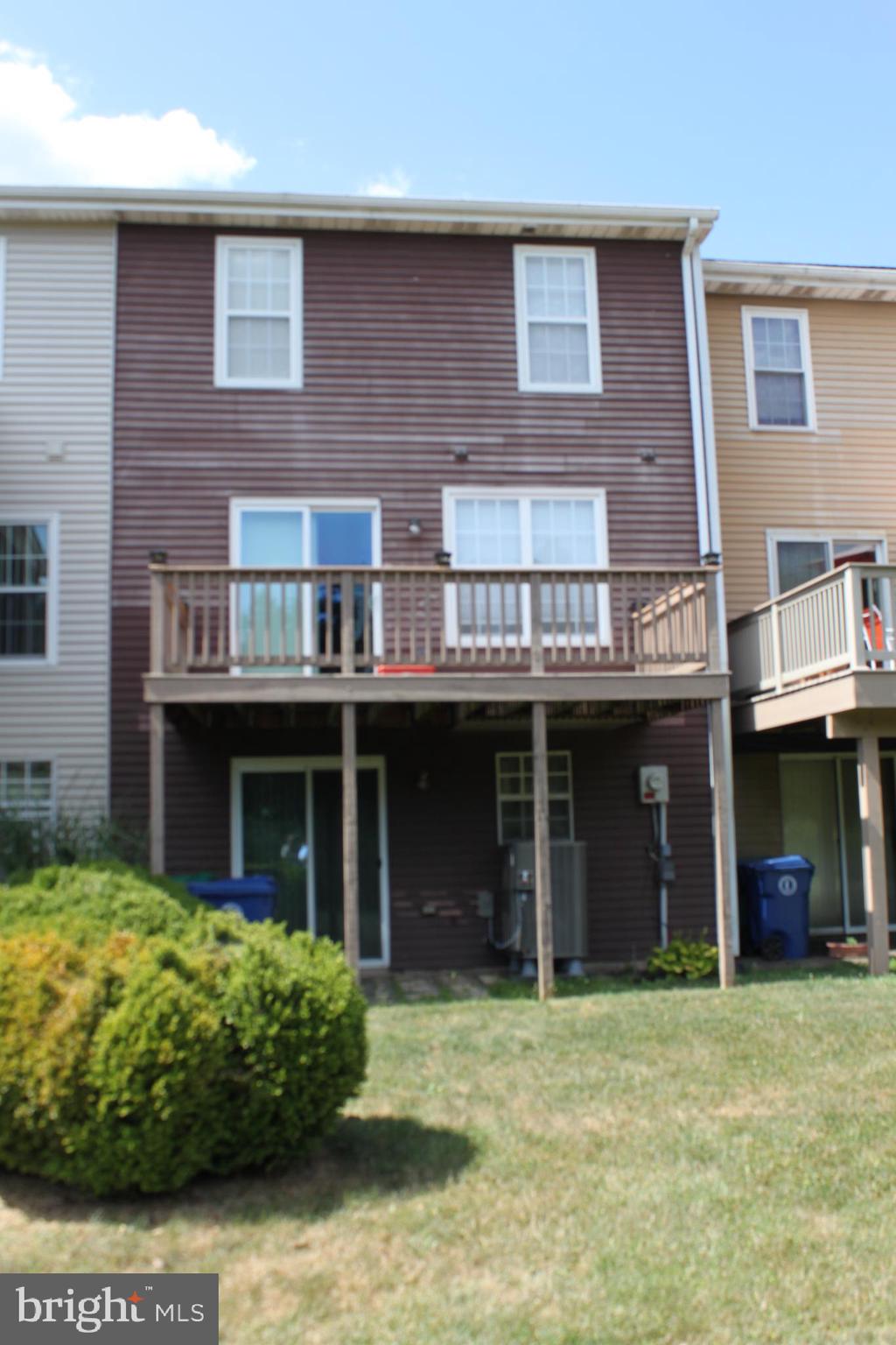 FOUR SEASONS - Residential Lease