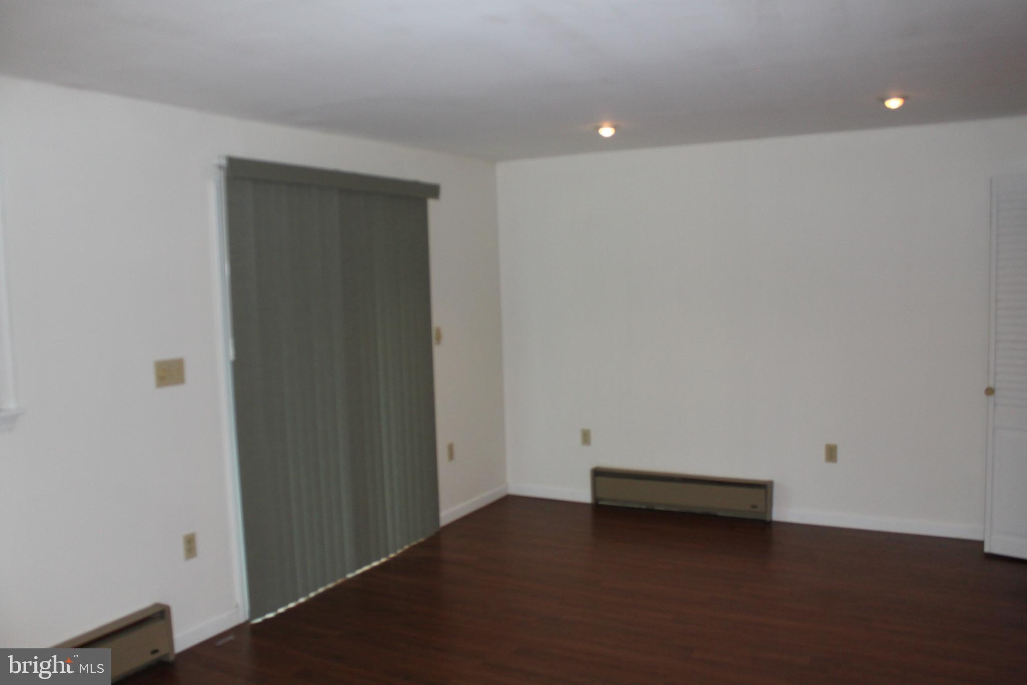 FOUR SEASONS - Residential Lease