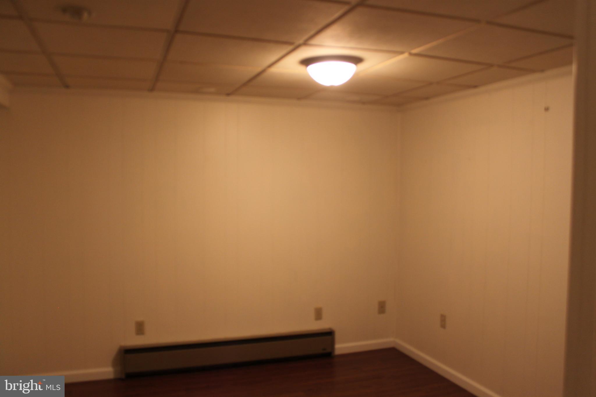 FOUR SEASONS - Residential Lease