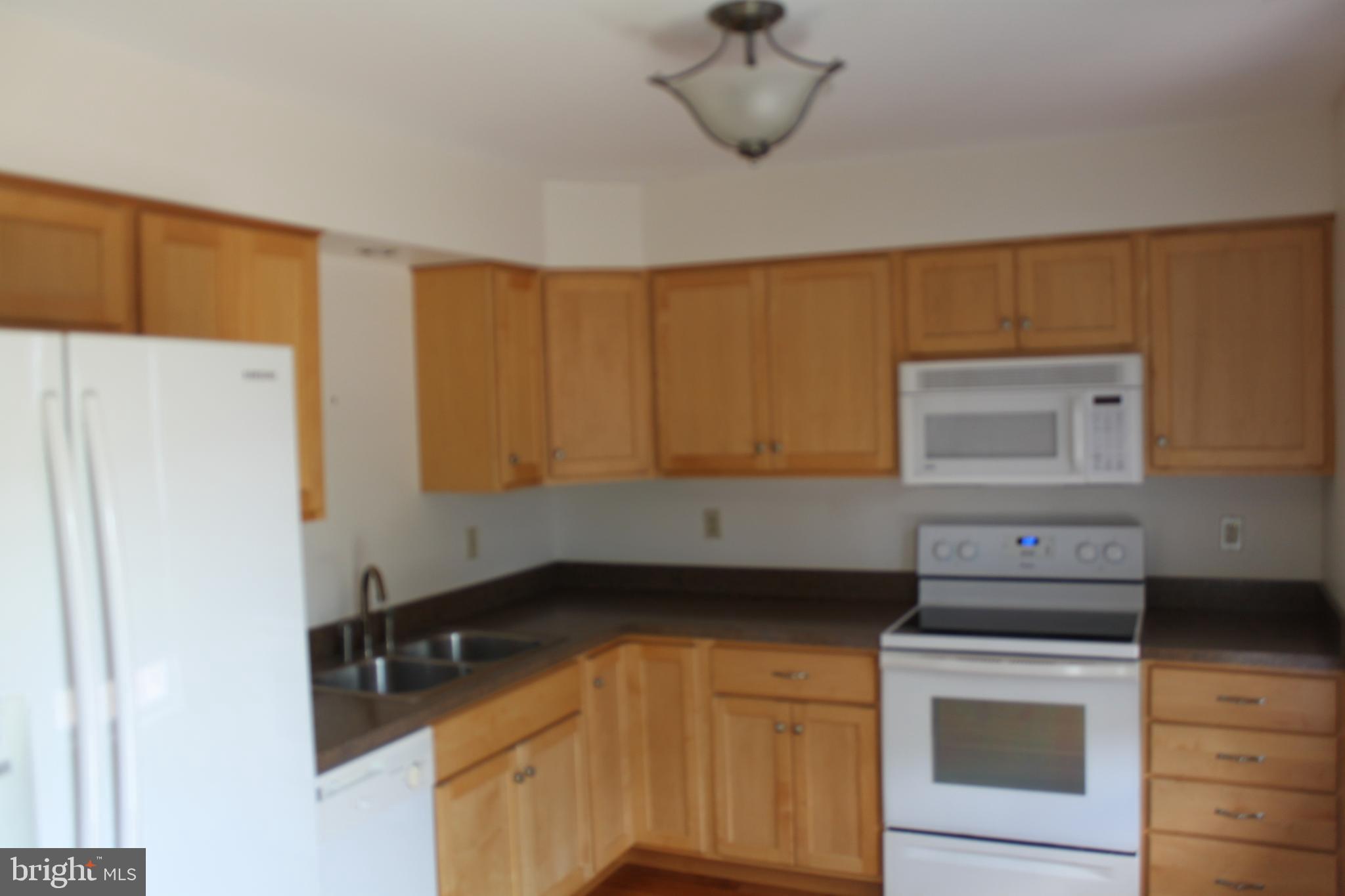 FOUR SEASONS - Residential Lease