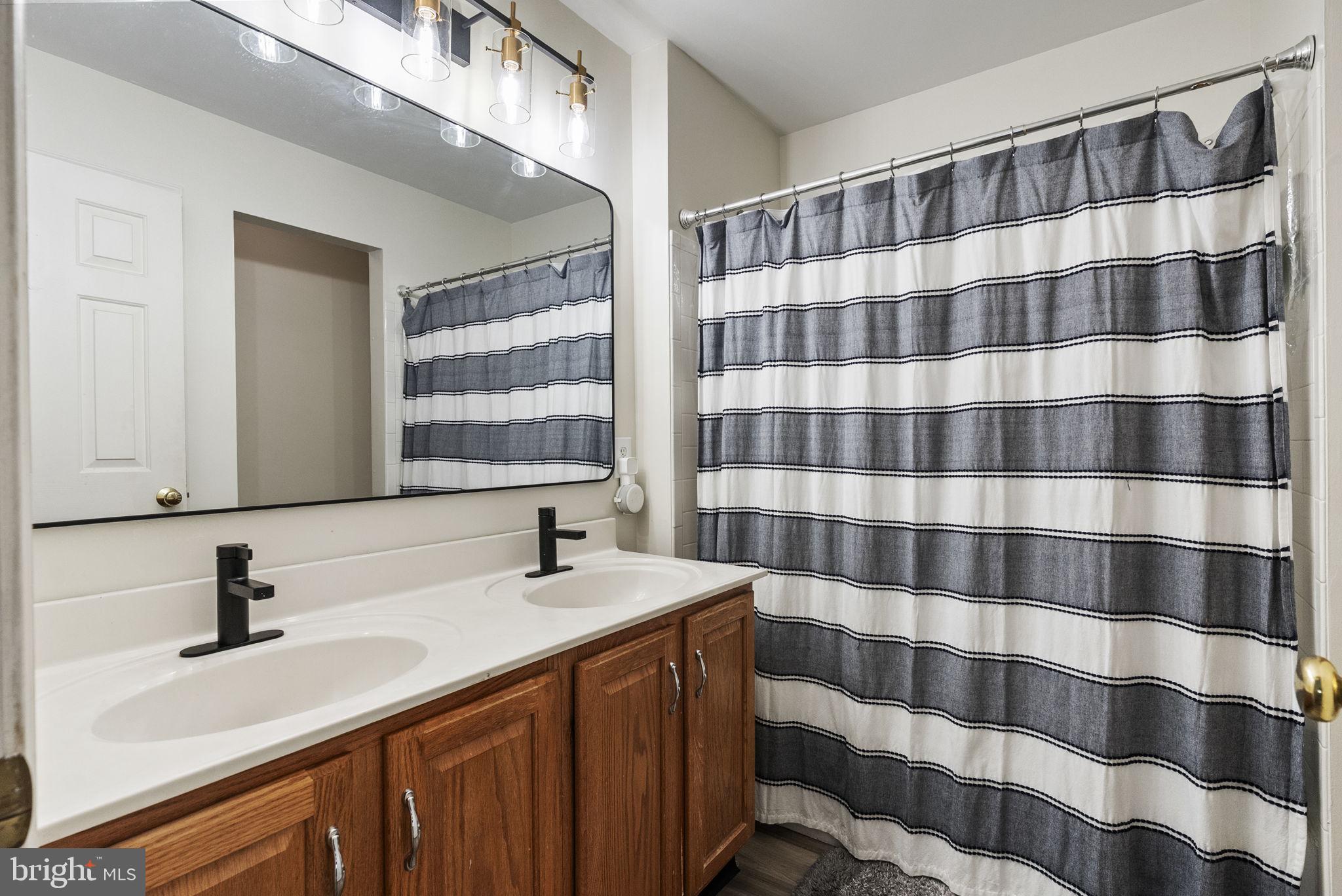 BRANFORD WOODS - Residential