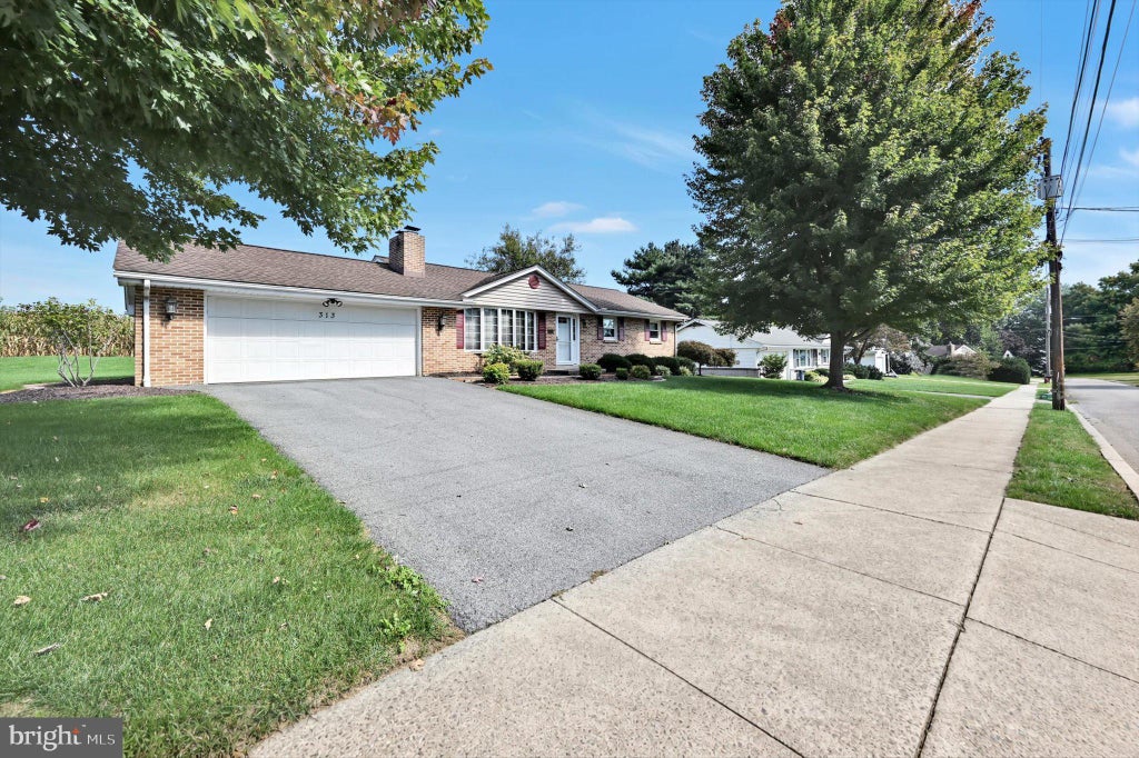 Photo of 313 Parkview Drive, MANHEIM, PA 17545 (MLS # PALA2096468)