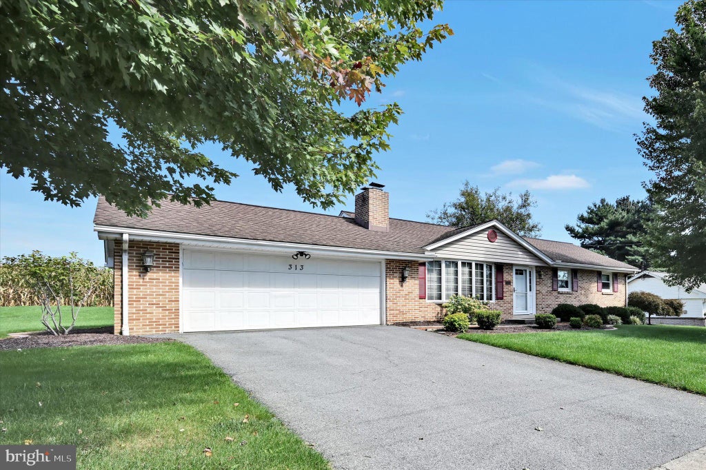 Photo of 313 Parkview Drive, MANHEIM, PA 17545 (MLS # PALA2096468)