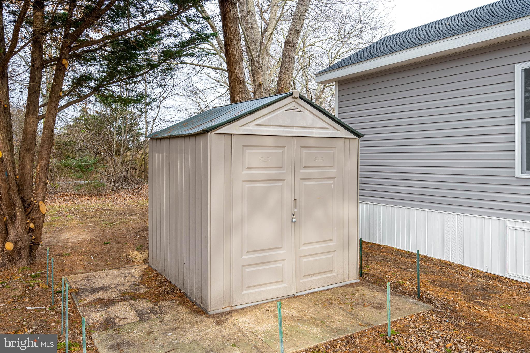 WHISPERING PINE MHP - Residential